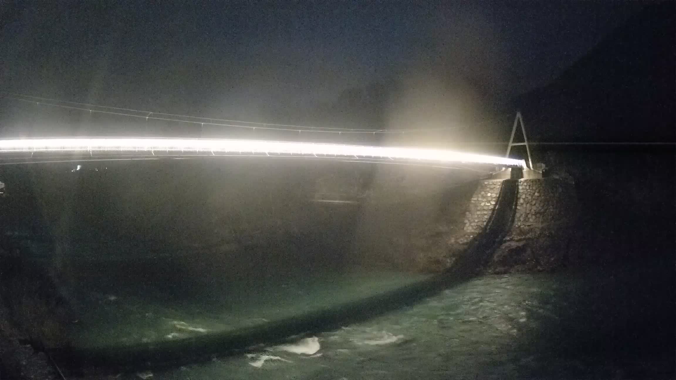 Fußgängerbrücke auf der Soča fluss Webcam Solkan