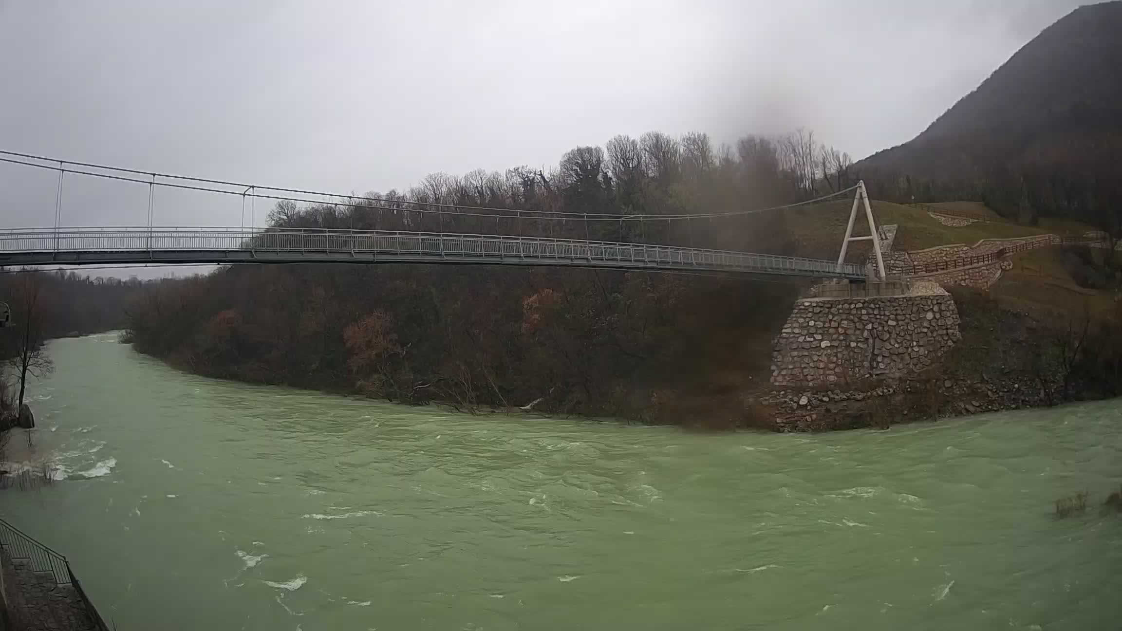 Puente peatonal Soča camera en vivo Solkan