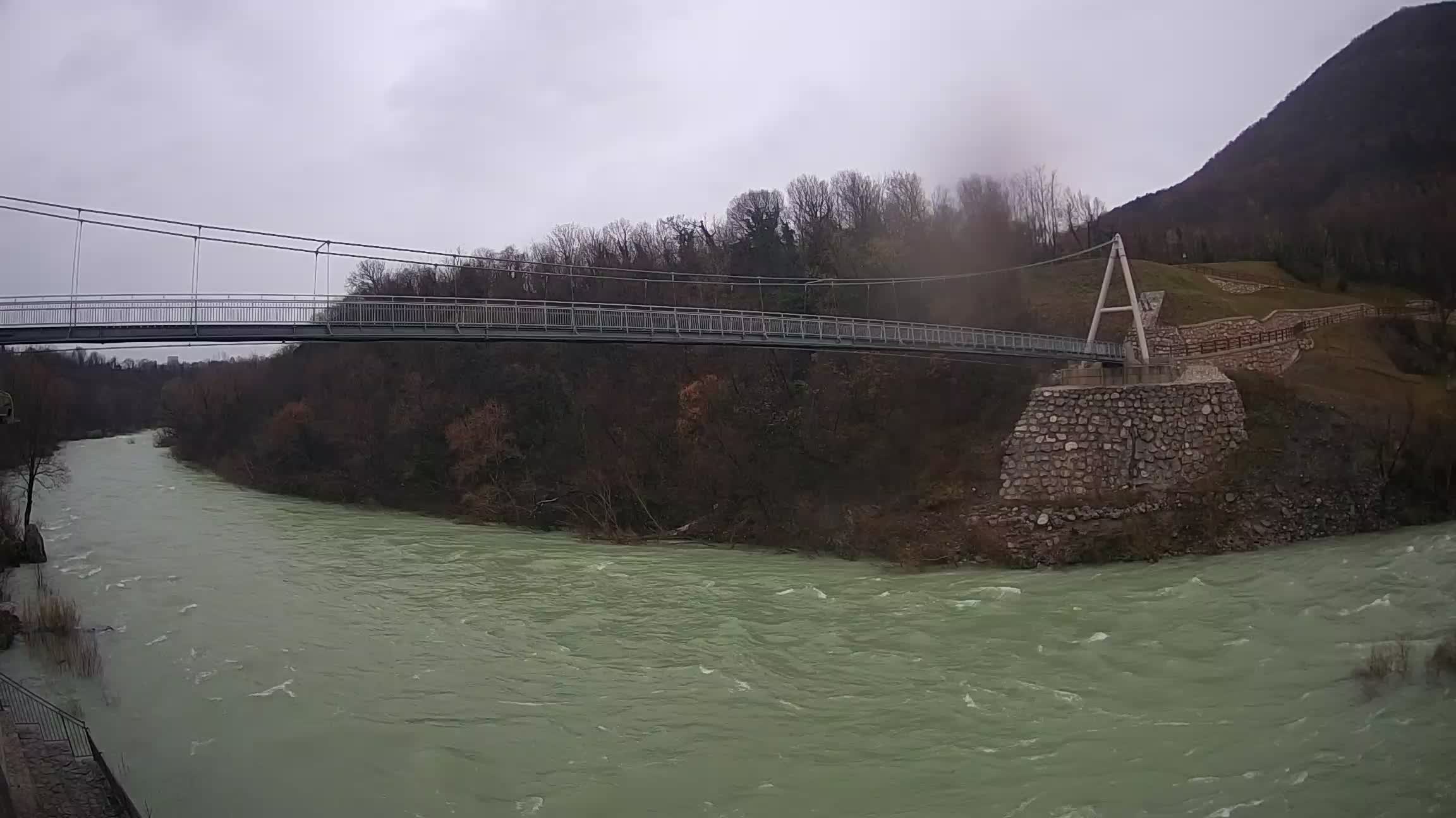 Puente peatonal Soča camera en vivo Solkan