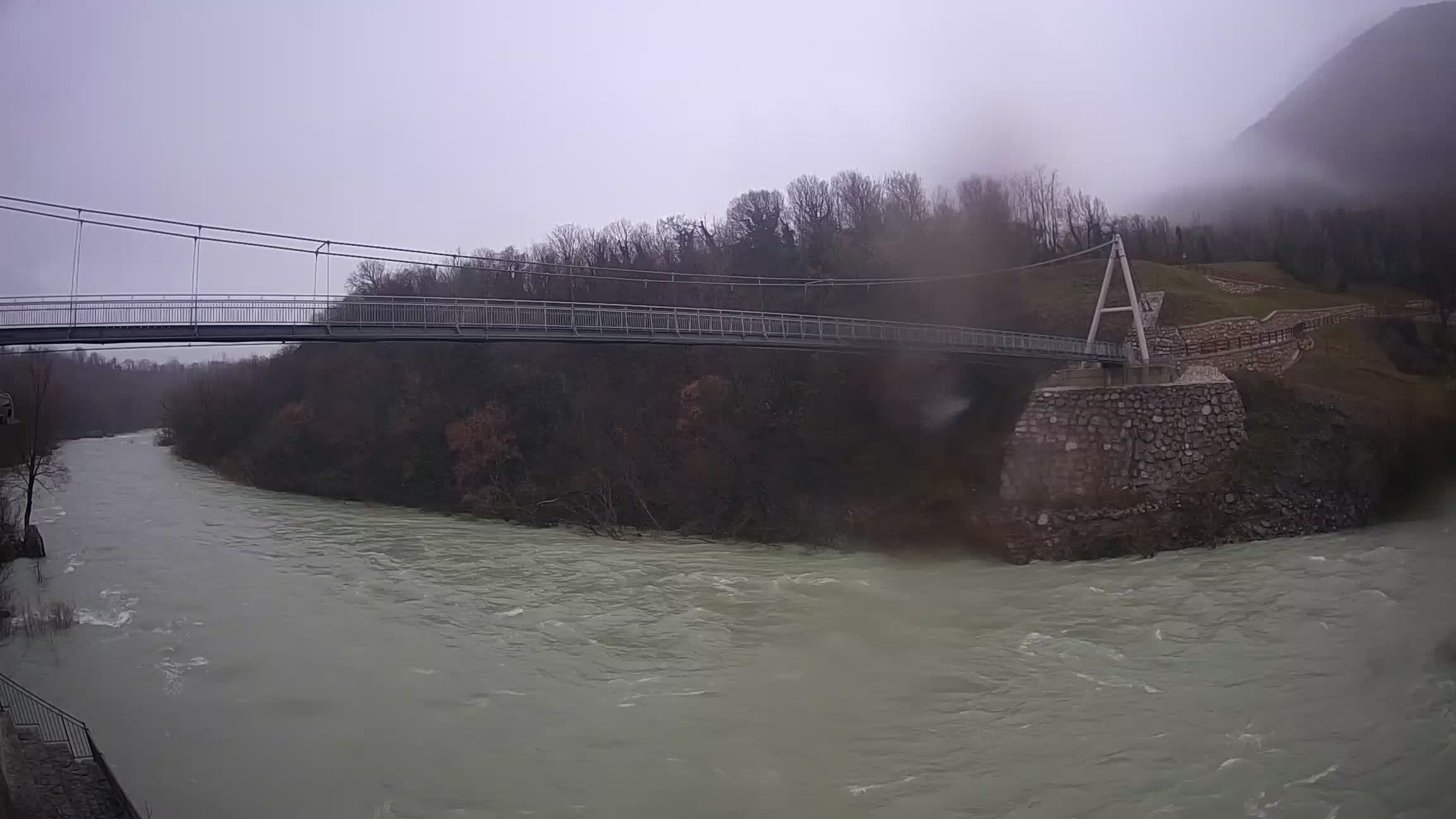 Passerelle sur la rivière Soča livecam Solkan