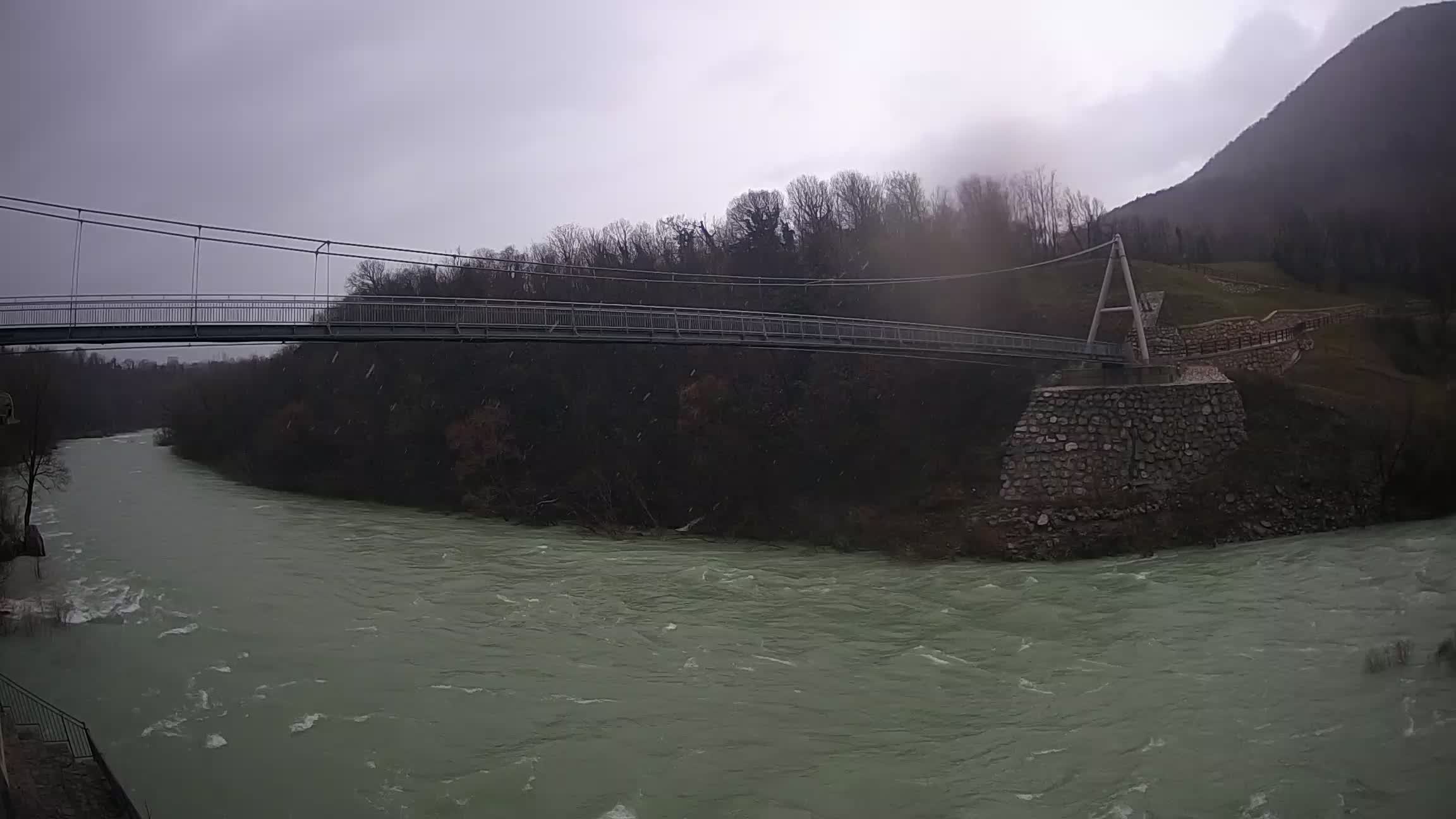 Passerelle sur la rivière Soča livecam Solkan