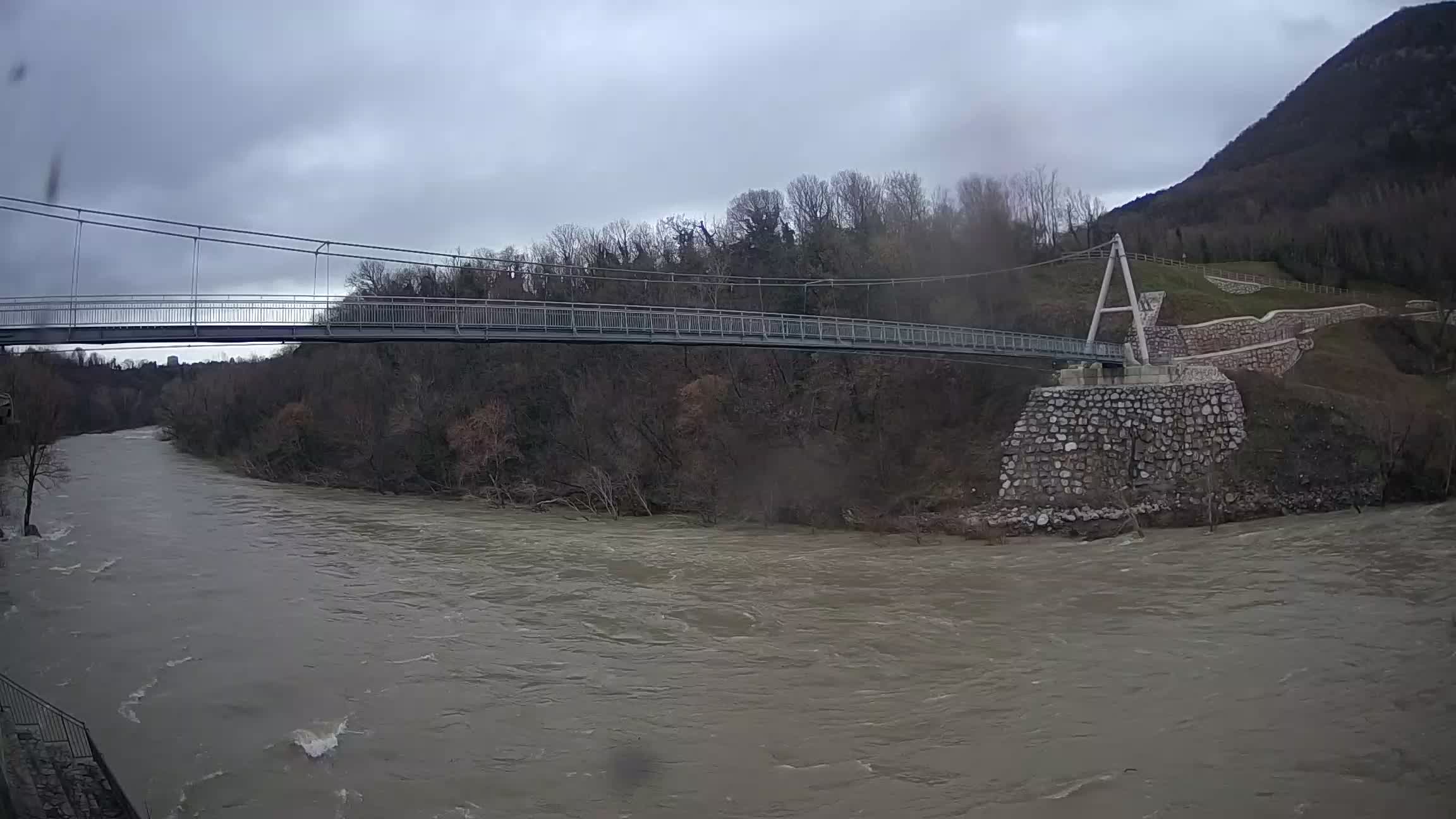 Passerelle sur la rivière Soča livecam Solkan