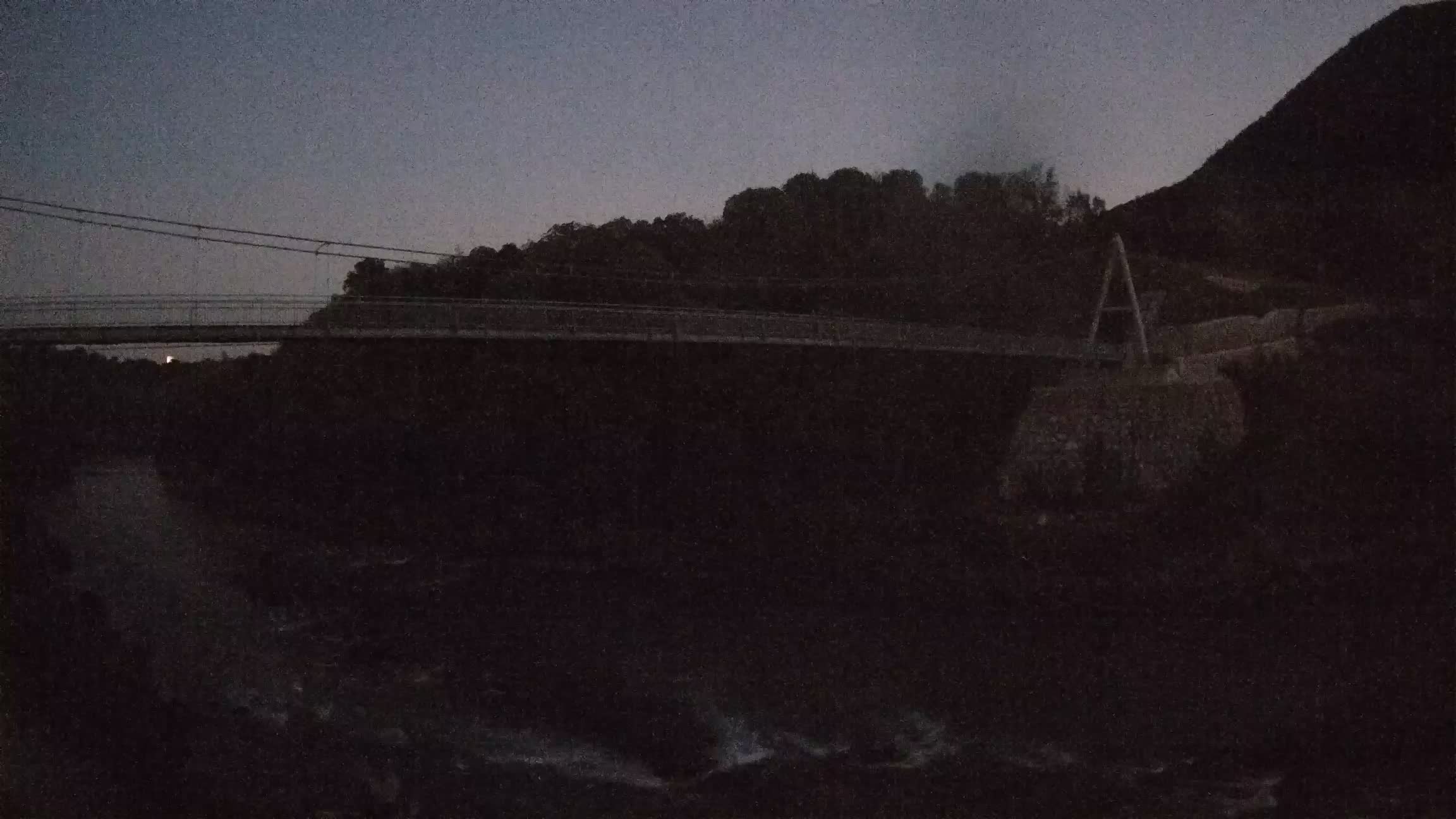Fußgängerbrücke auf der Soča fluss Webcam Solkan