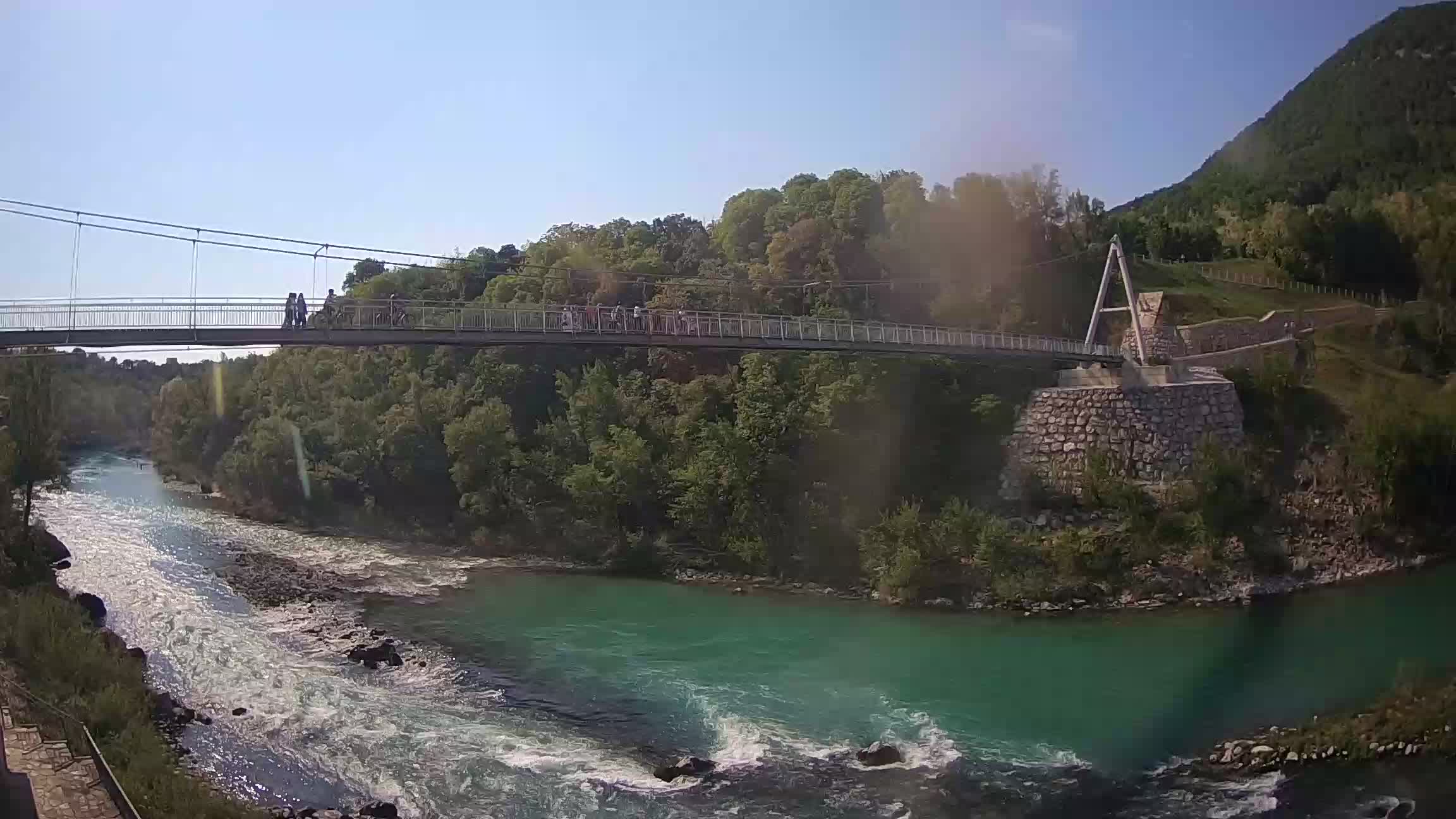Fußgängerbrücke auf der Soča fluss Webcam Solkan