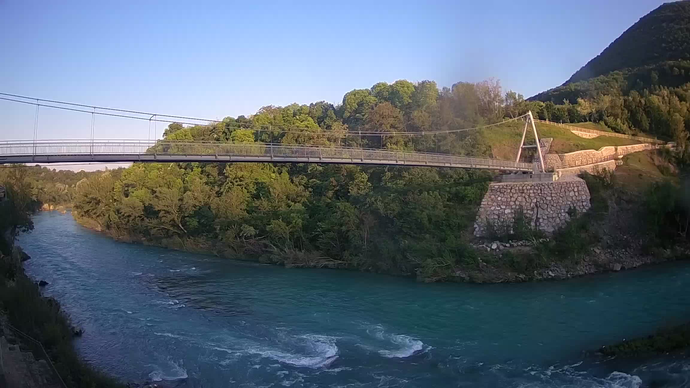 Puente peatonal Soča camera en vivo Solkan