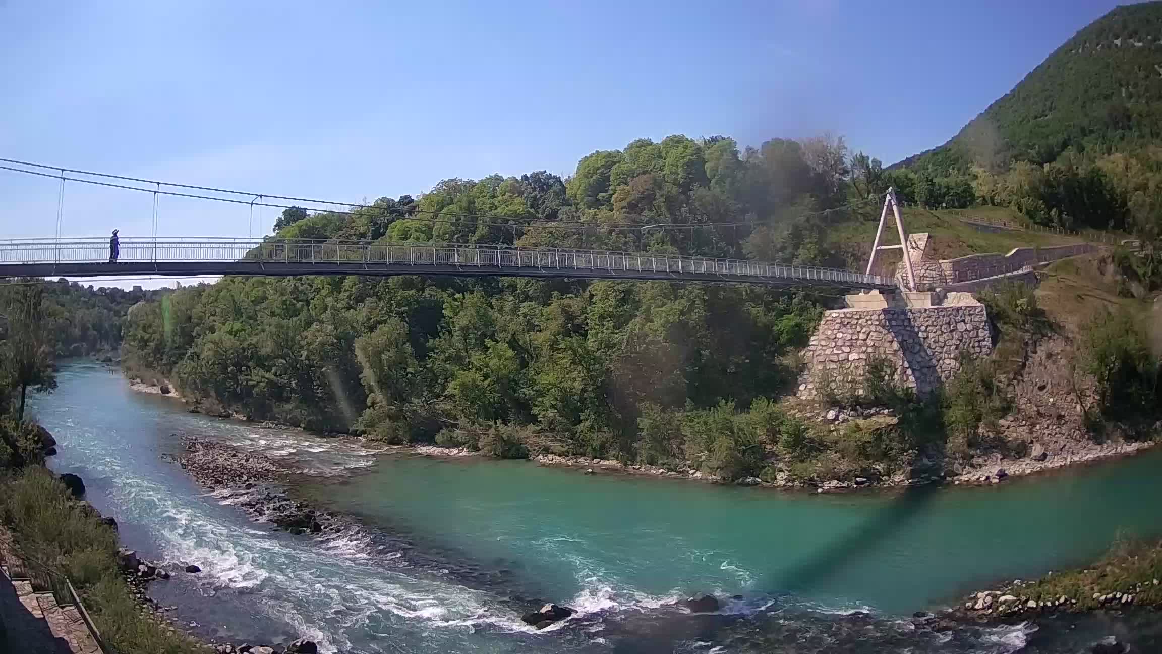 Fußgängerbrücke auf der Soča fluss Webcam Solkan
