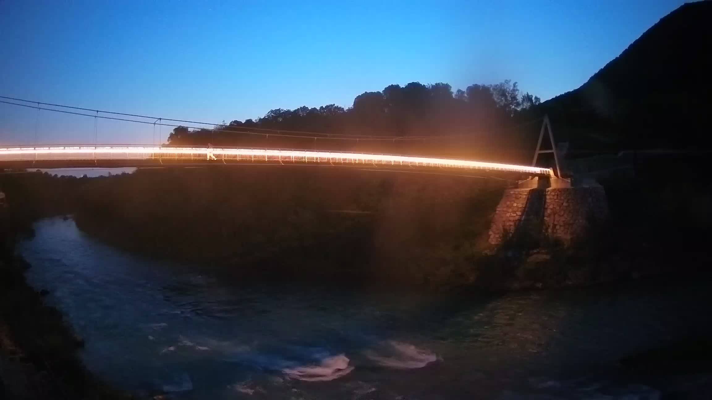 Fußgängerbrücke auf der Soča fluss Webcam Solkan
