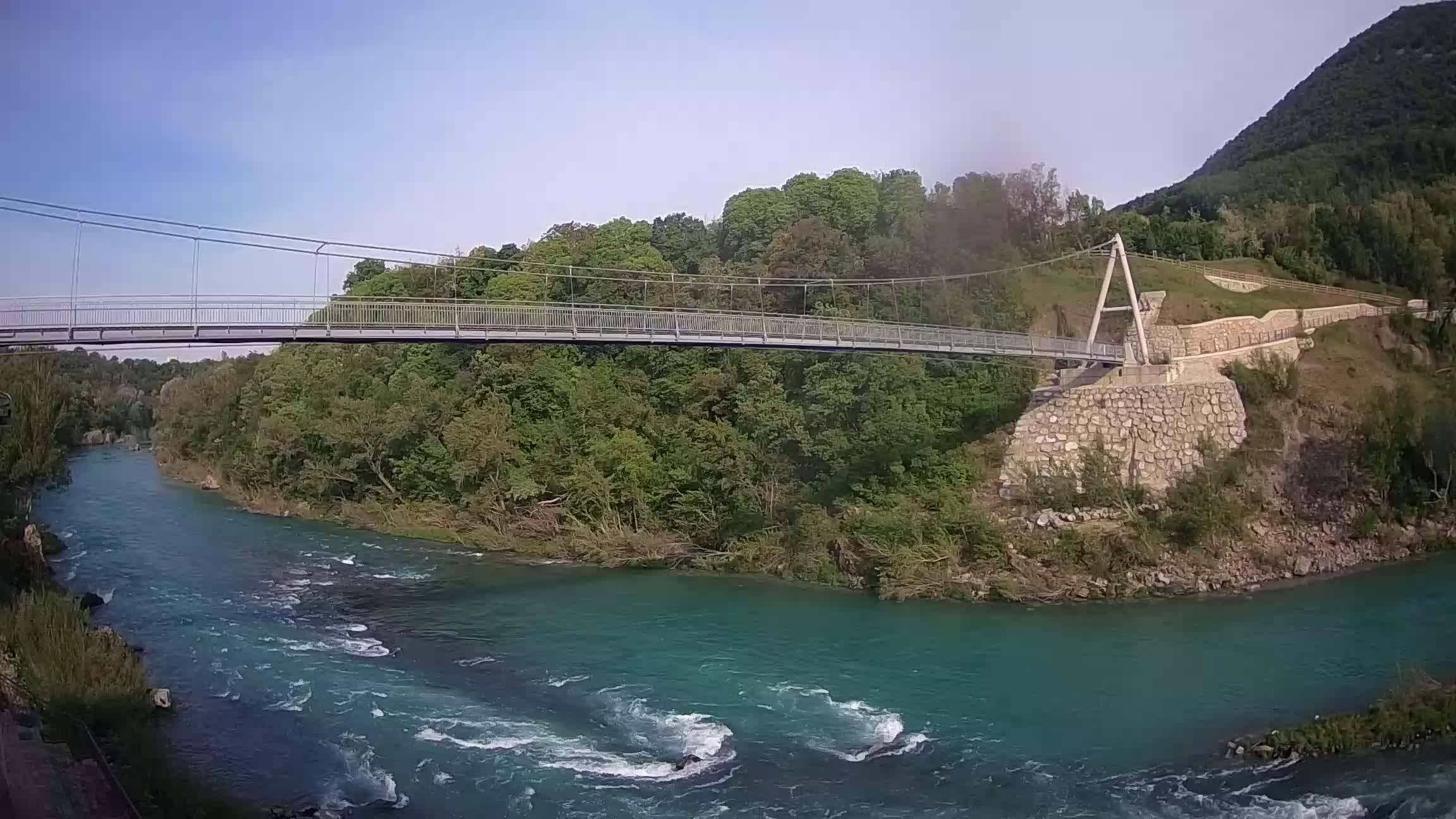 Fußgängerbrücke auf der Soča fluss Webcam Solkan