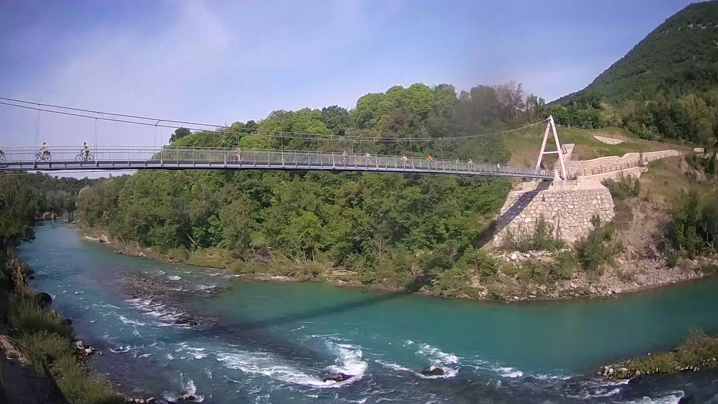 Fußgängerbrücke auf der Soča fluss Webcam Solkan