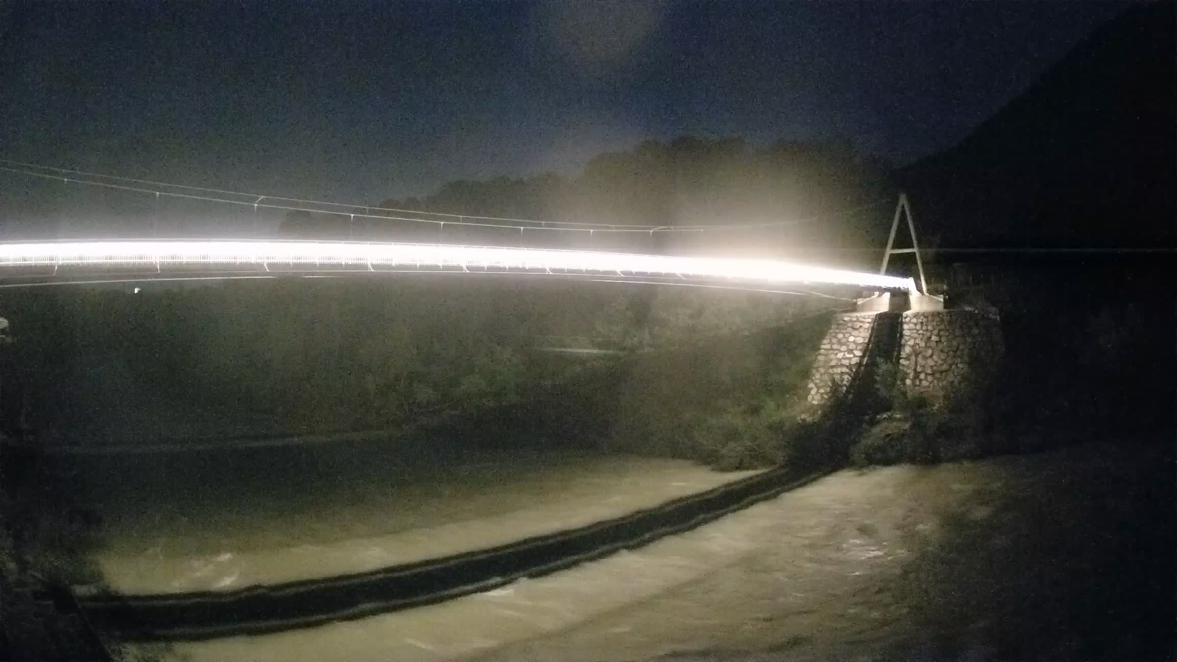 Fußgängerbrücke auf der Soča fluss Webcam Solkan