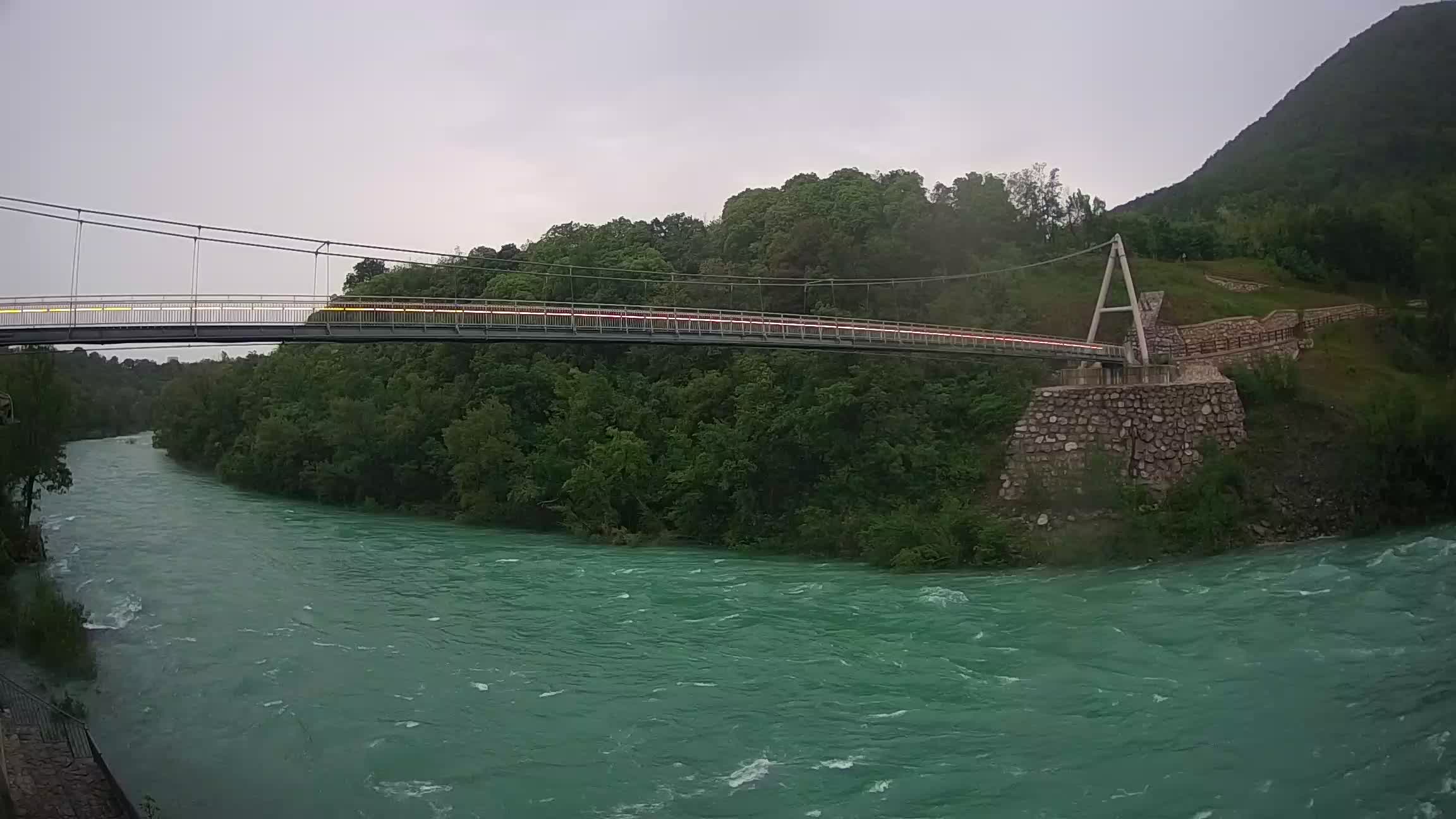 Passerelle sur la rivière Soča livecam Solkan