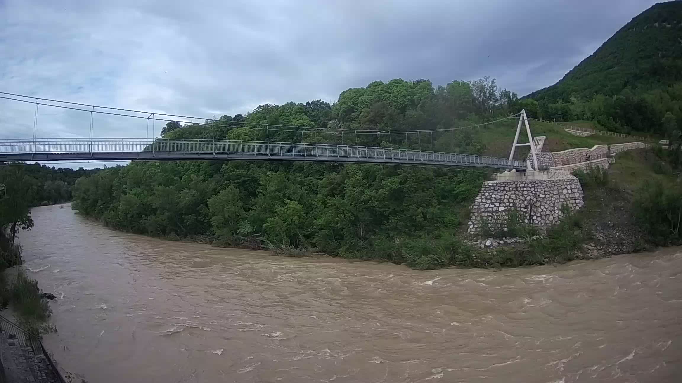 Passerella sul fiume Isonzo webcam Salcano