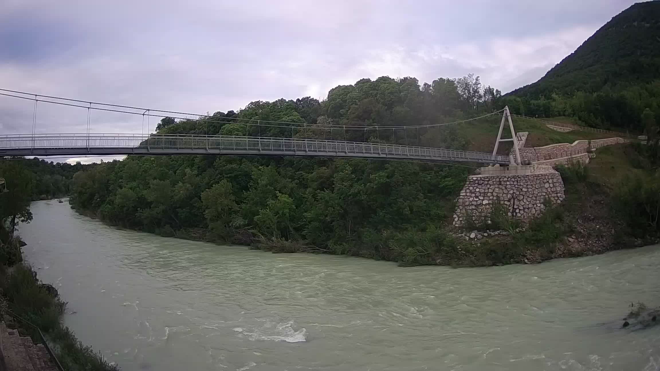 Puente peatonal Soča camera en vivo Solkan