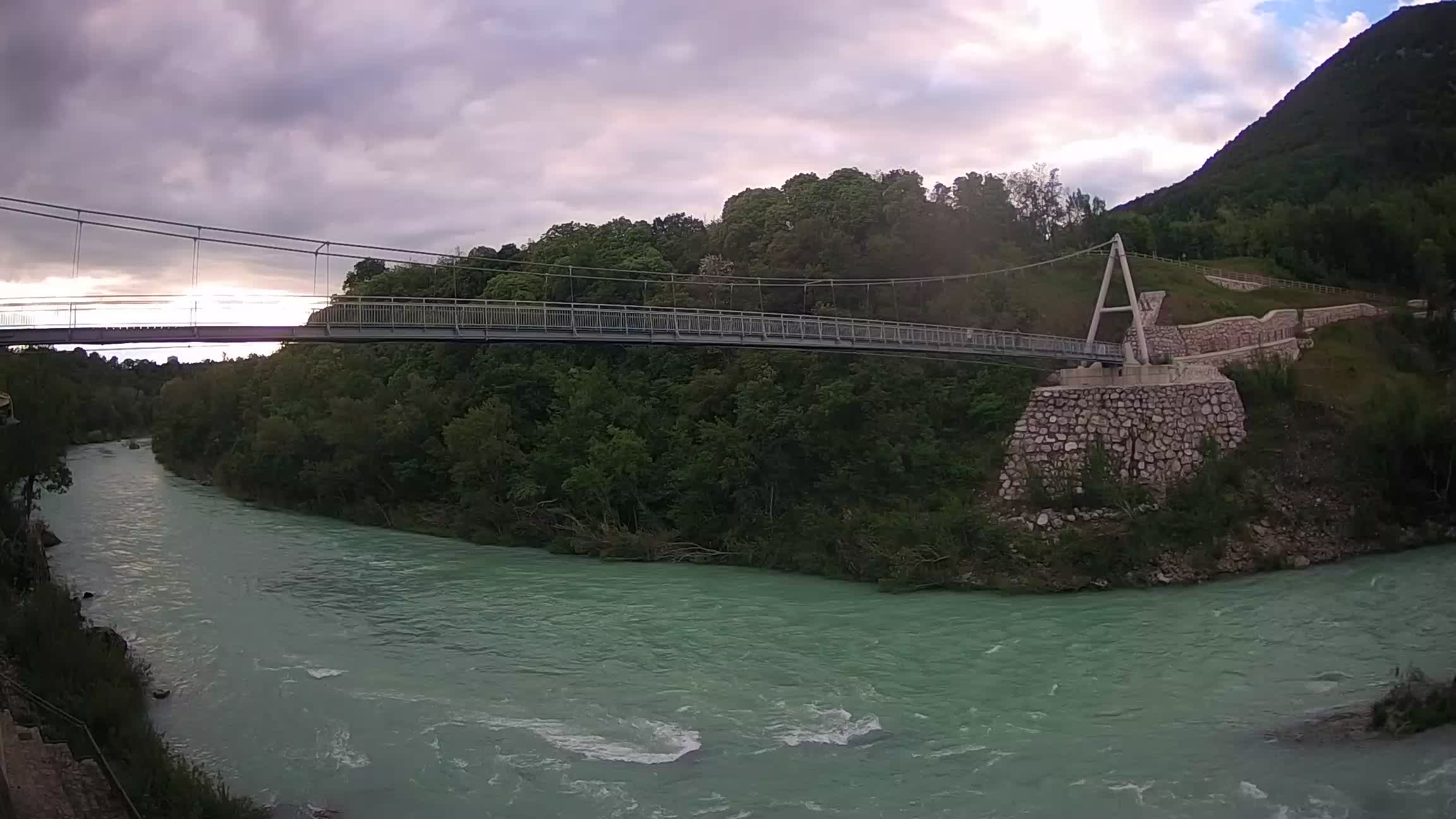 Puente peatonal Soča camera en vivo Solkan