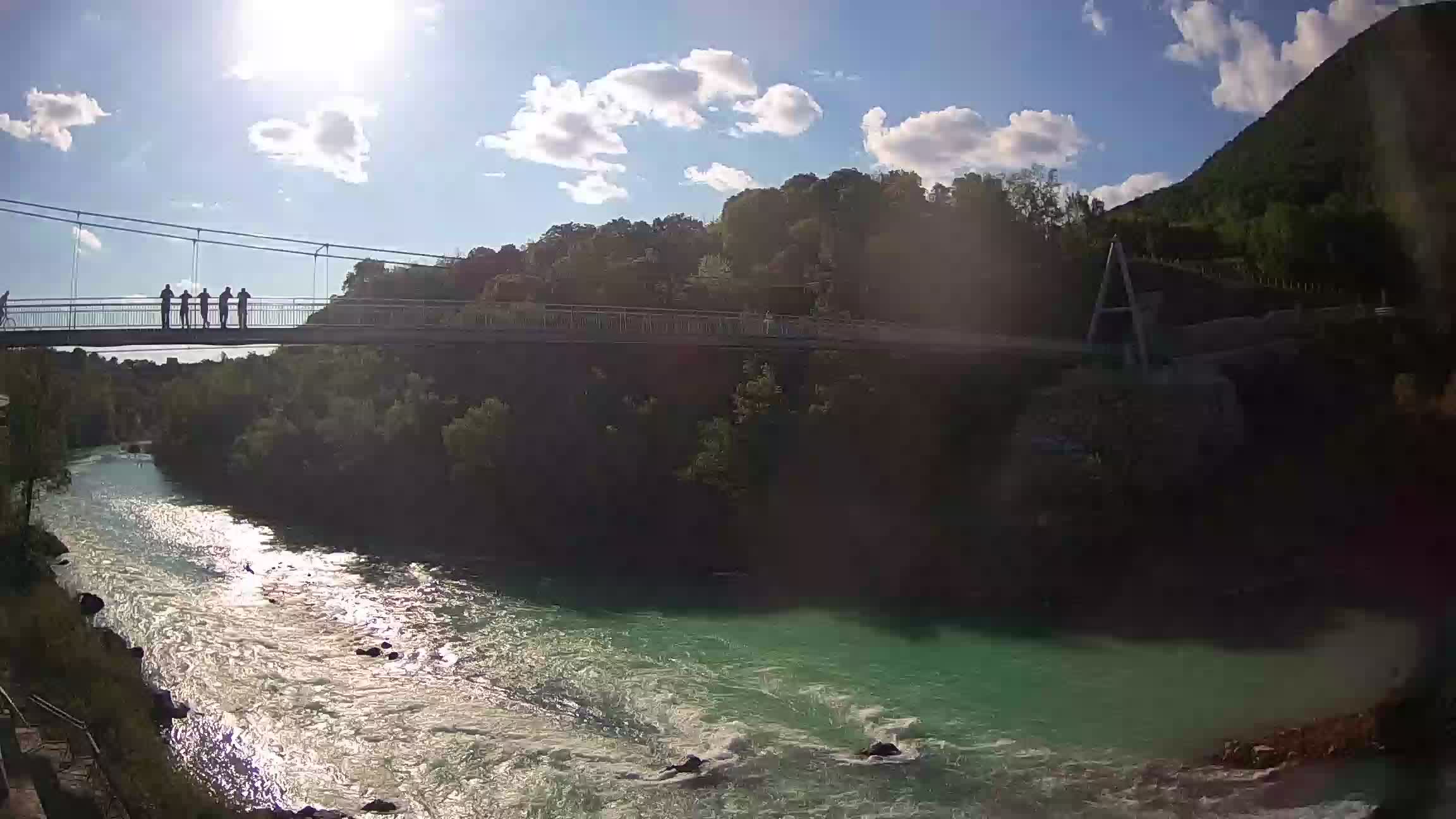 Fußgängerbrücke auf der Soča fluss Webcam Solkan