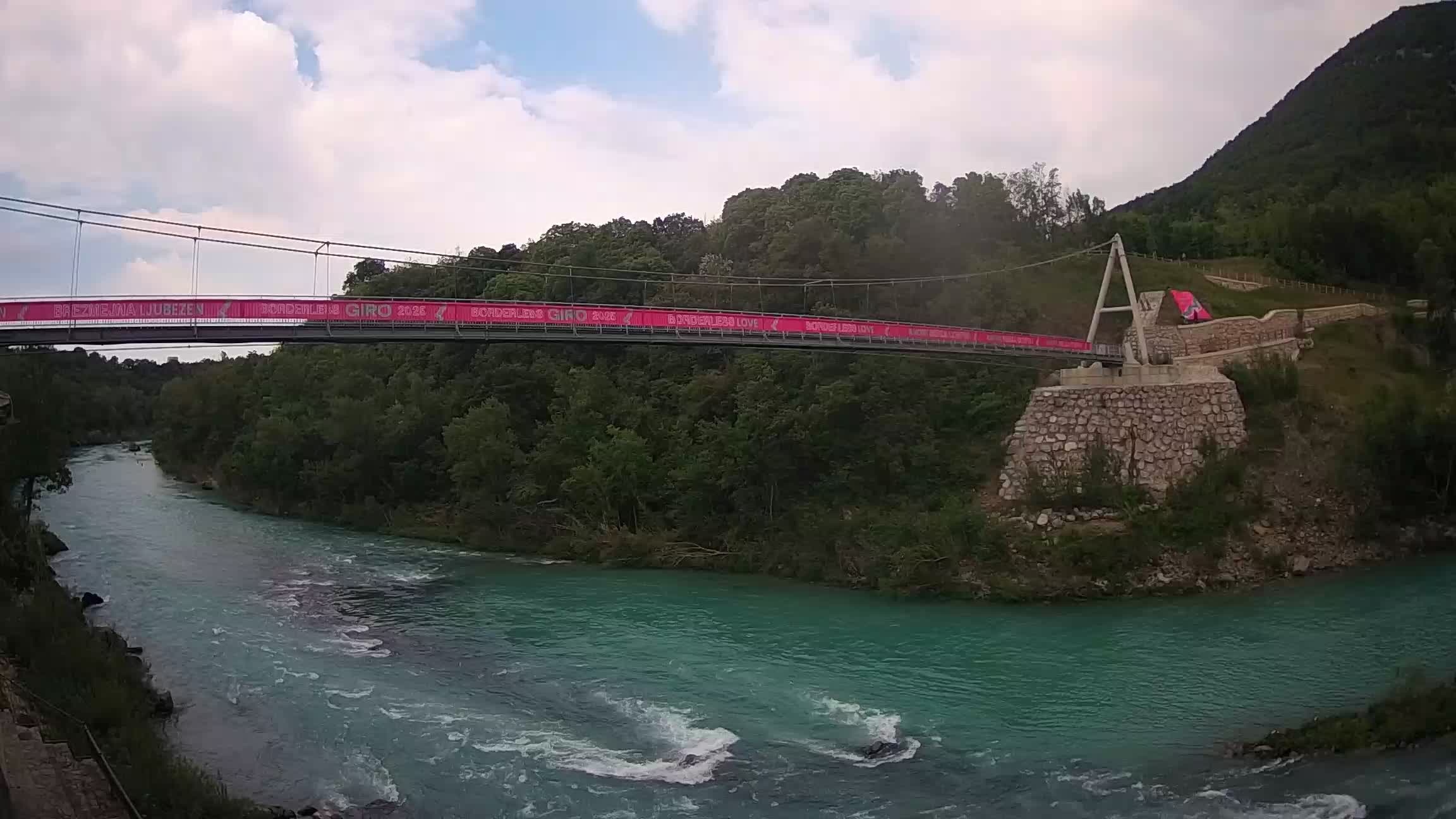 Puente peatonal Soča camera en vivo Solkan