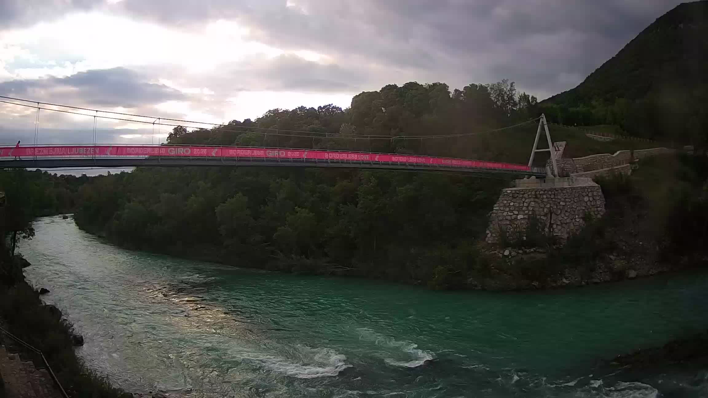 Passerelle sur la rivière Soča livecam Solkan