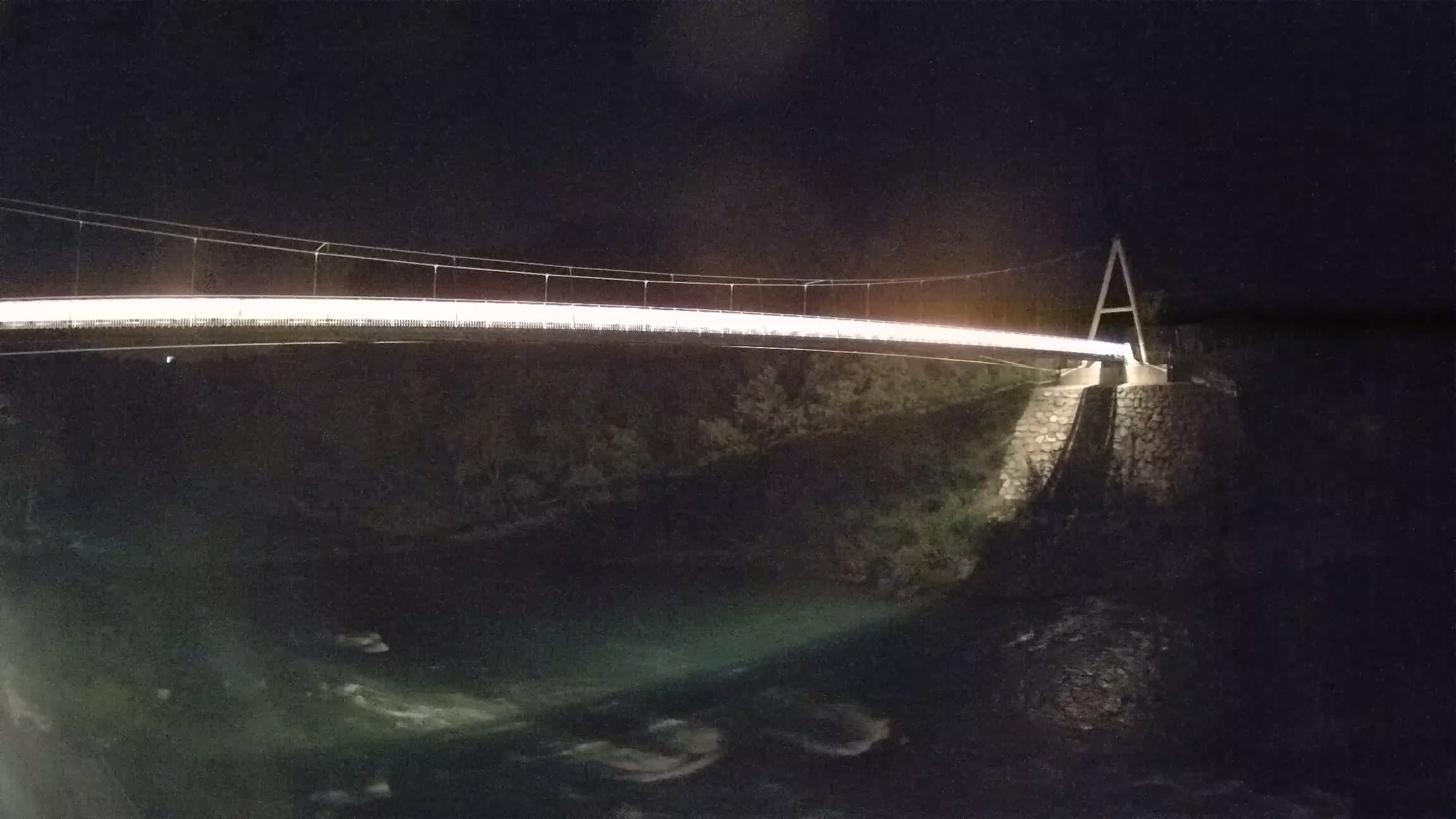 Fußgängerbrücke auf der Soča fluss Webcam Solkan