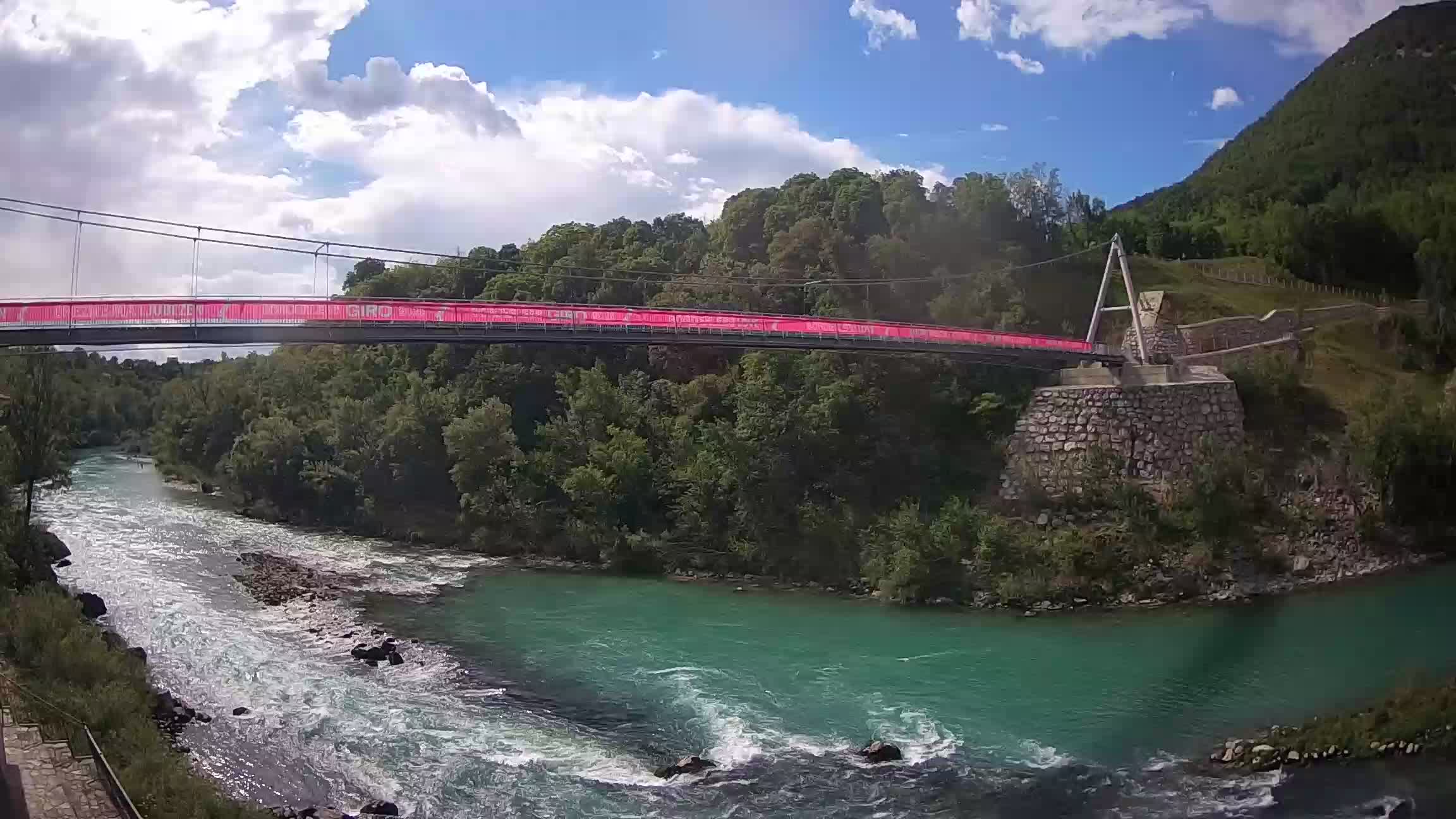 Fußgängerbrücke auf der Soča fluss Webcam Solkan