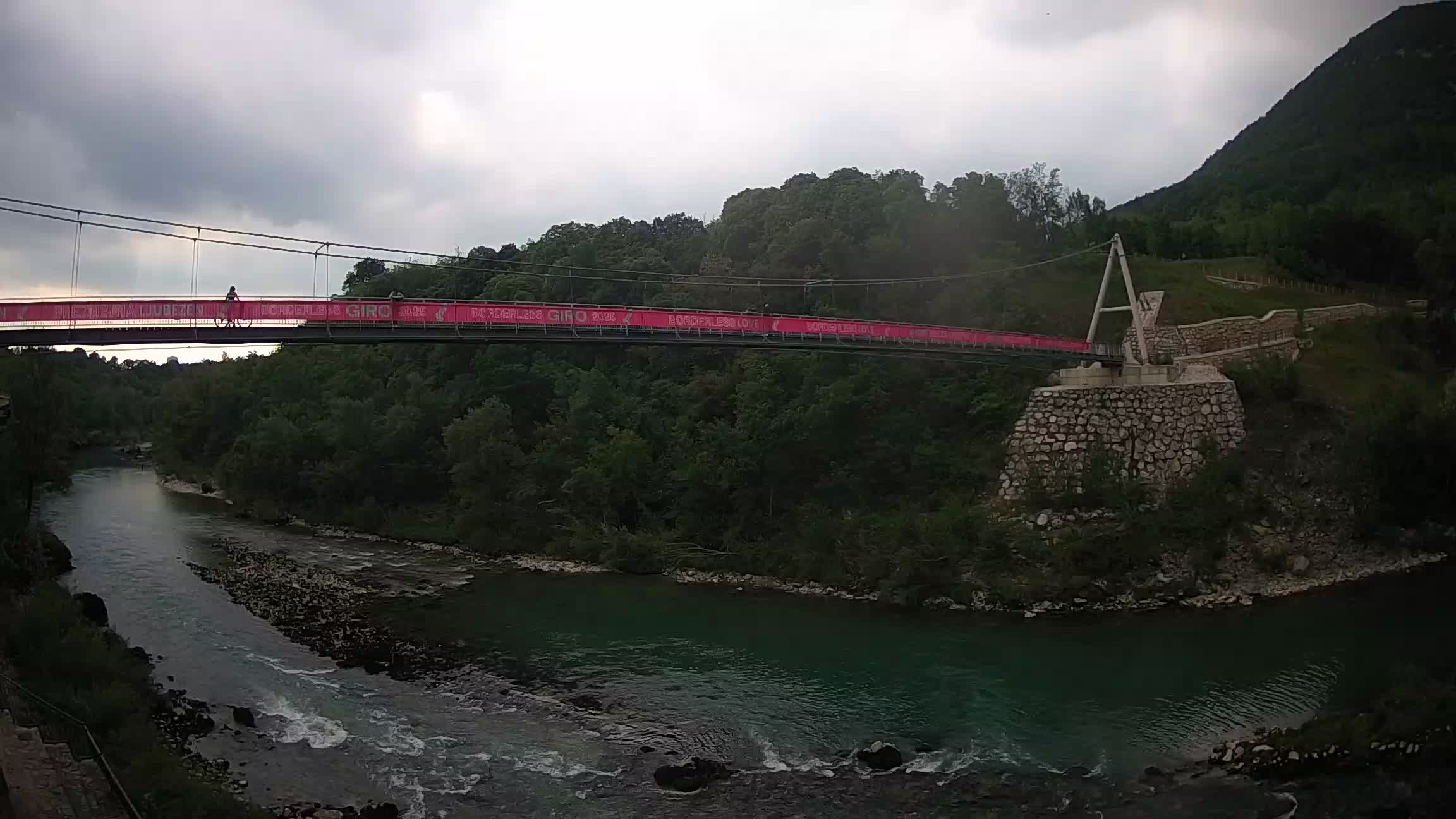 Puente peatonal Soča camera en vivo Solkan