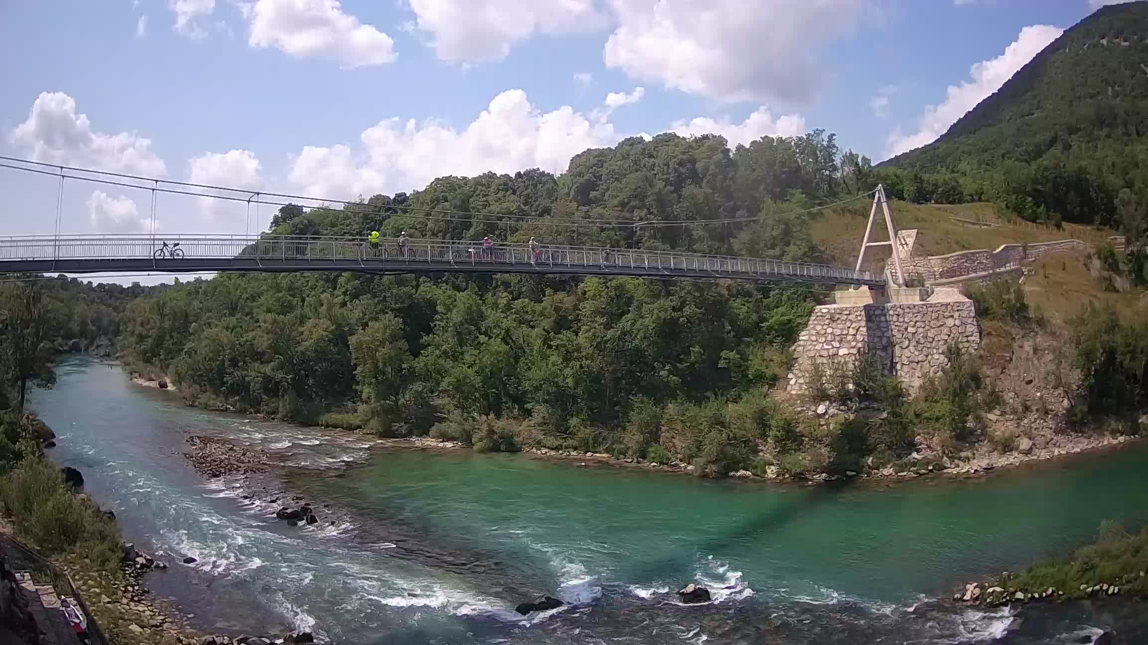 Fußgängerbrücke auf der Soča fluss Webcam Solkan