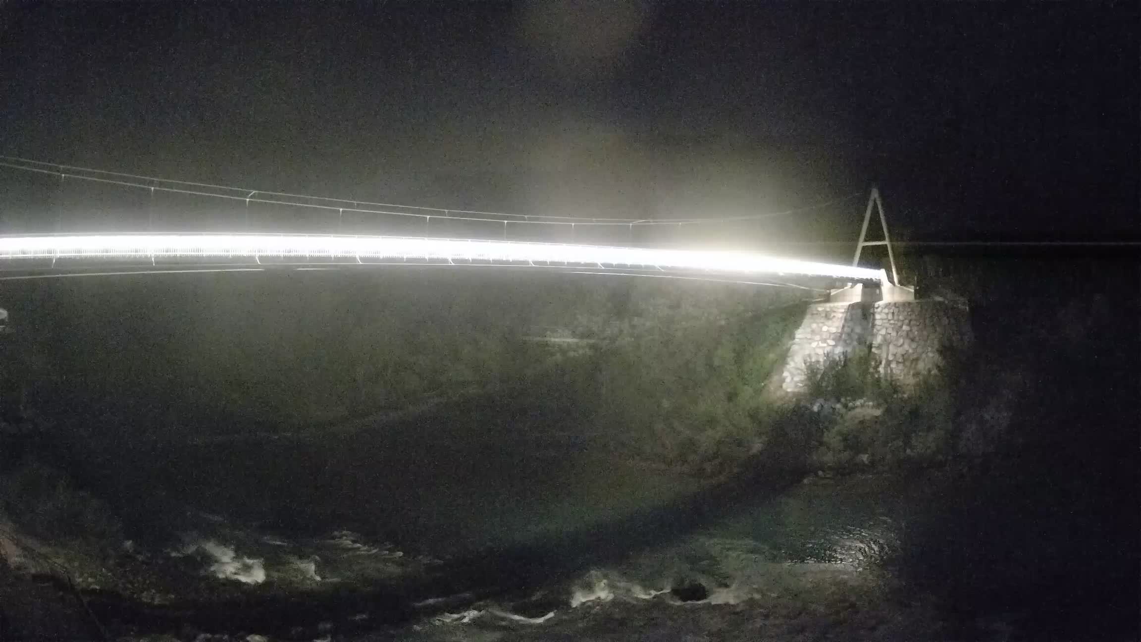 Fußgängerbrücke auf der Soča fluss Webcam Solkan