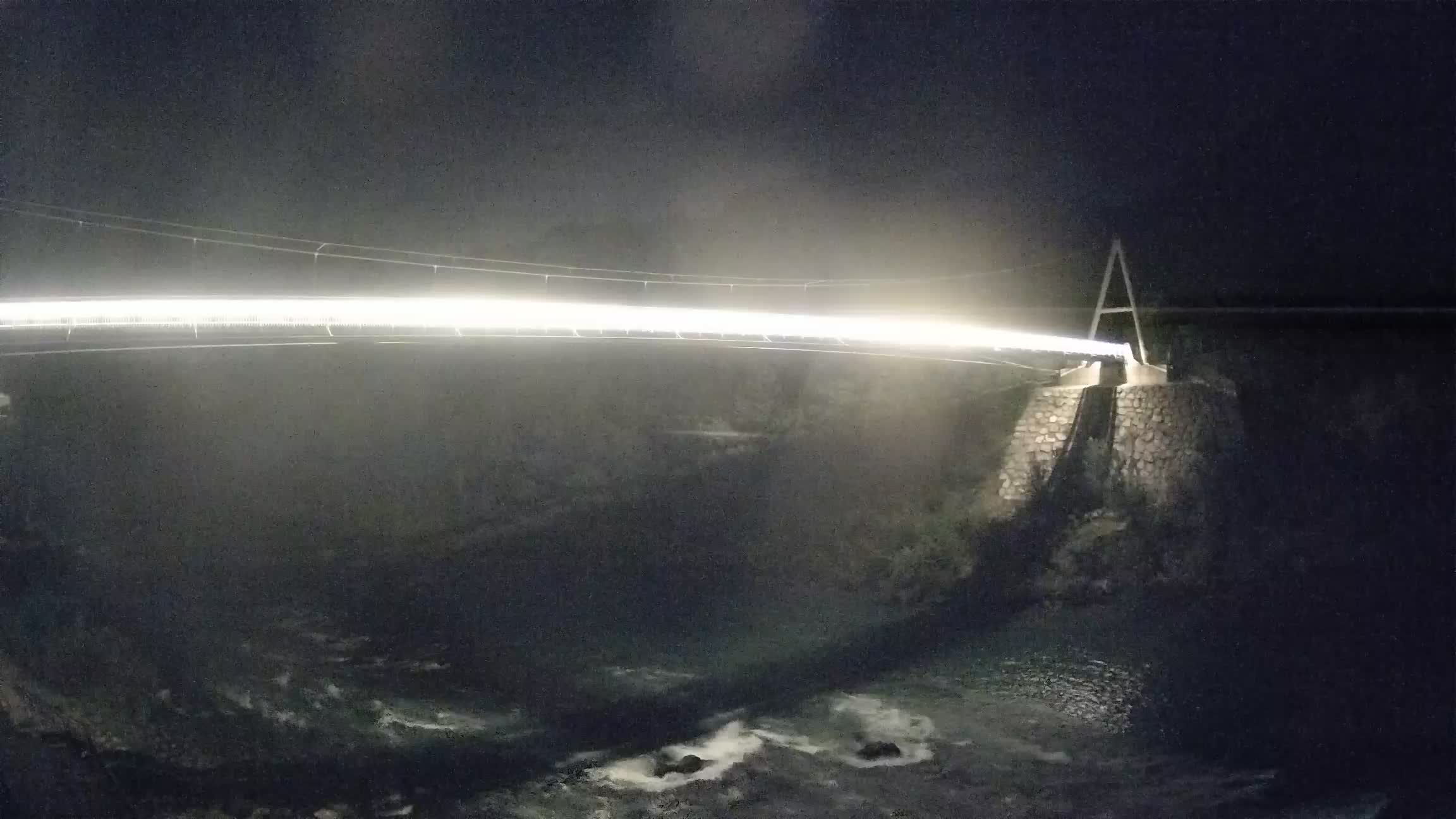 Fußgängerbrücke auf der Soča fluss Webcam Solkan