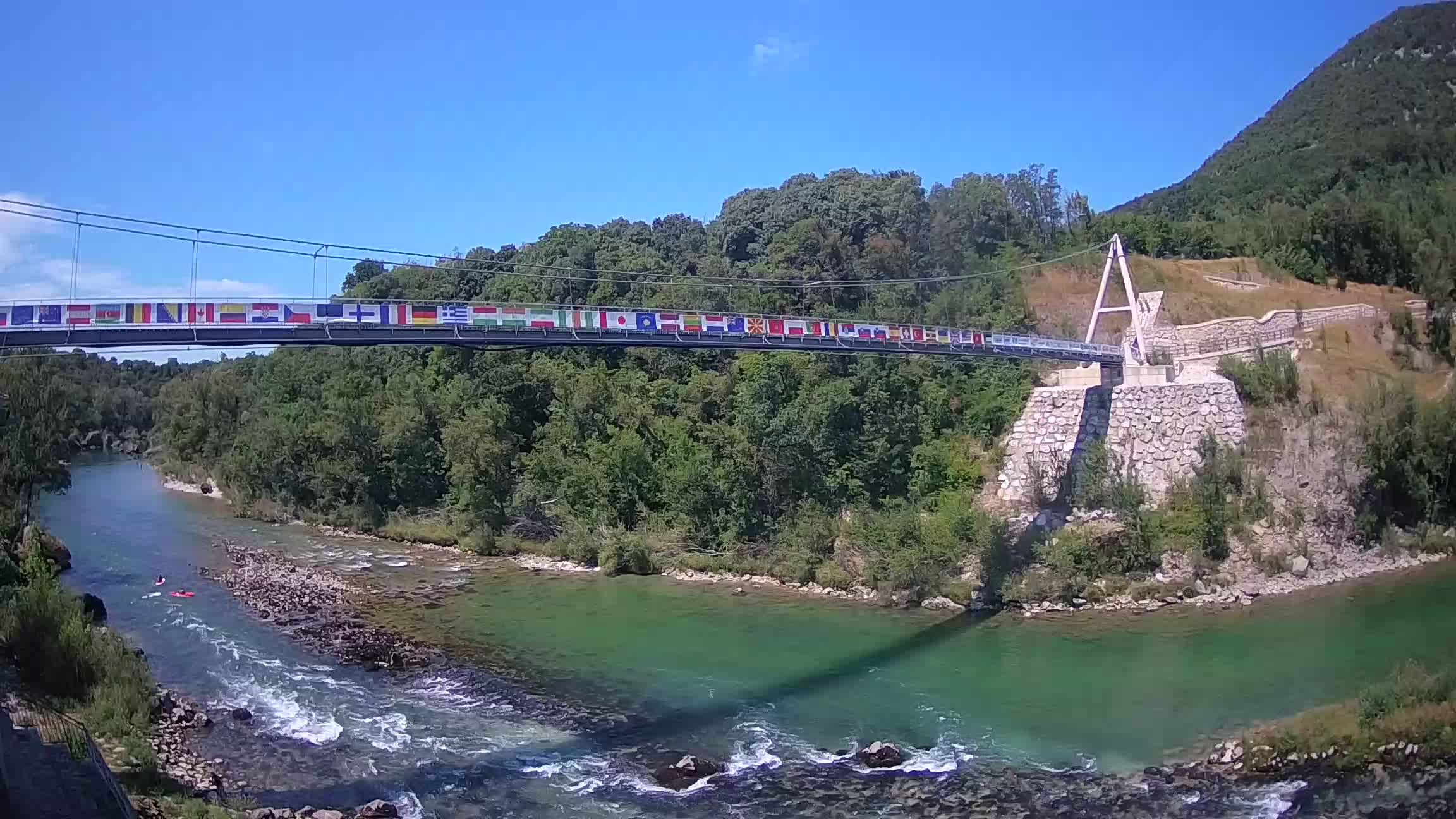 Fußgängerbrücke auf der Soča fluss Webcam Solkan