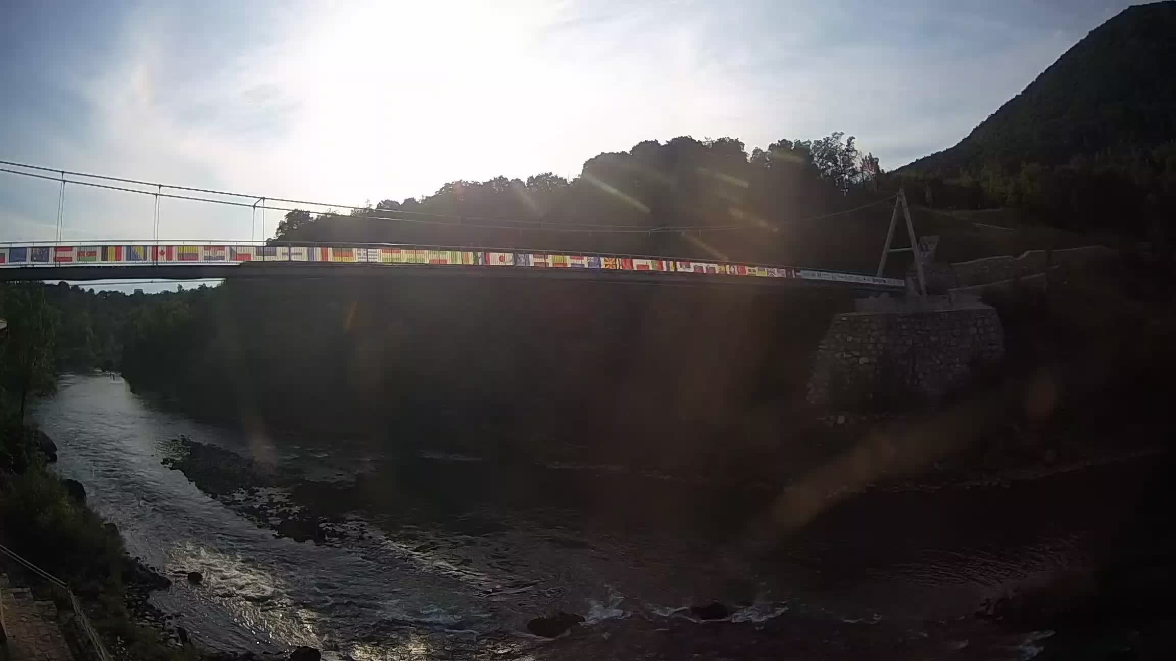 Passerelle sur la rivière Soča livecam Solkan