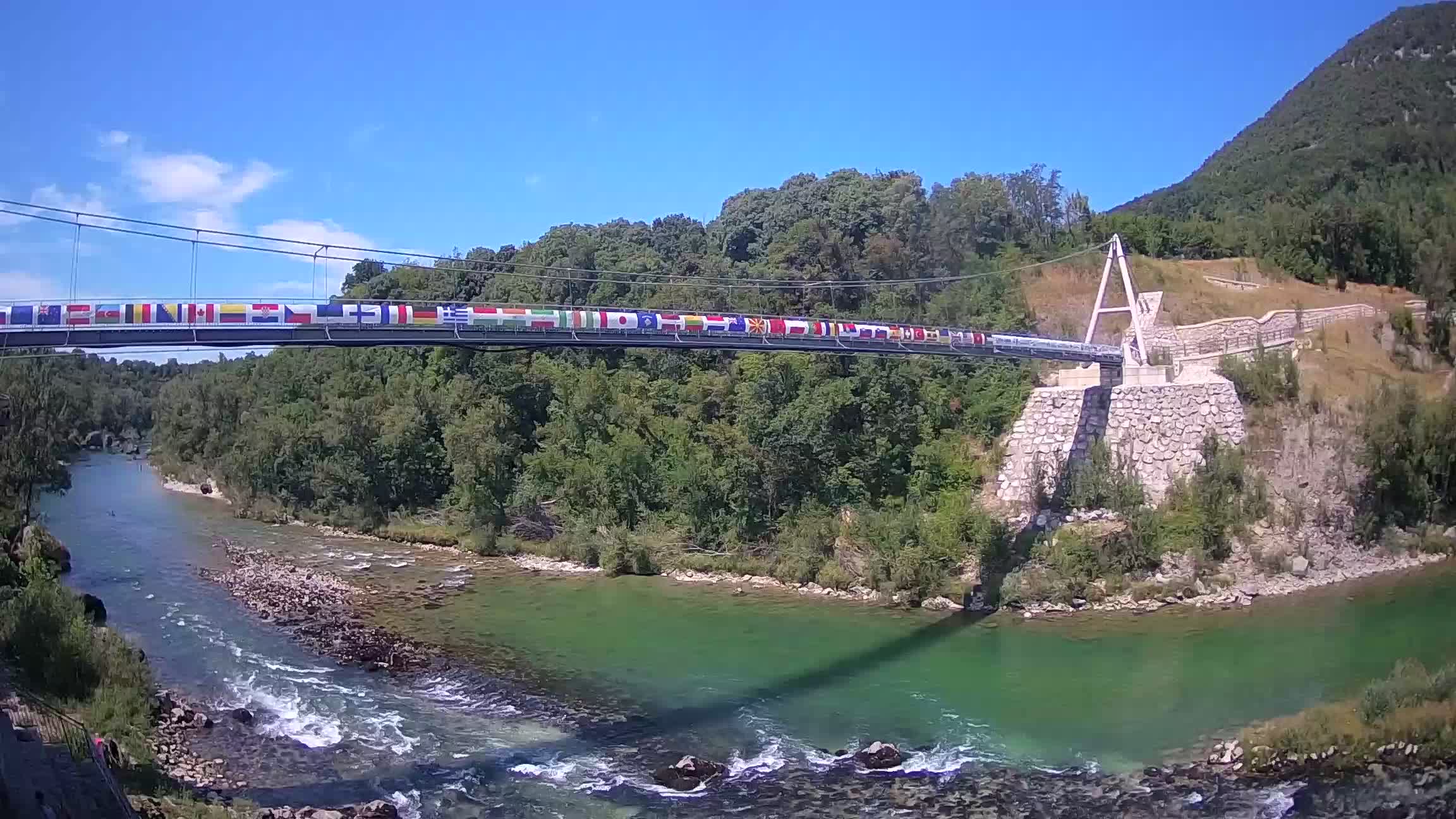 Fußgängerbrücke auf der Soča fluss Webcam Solkan