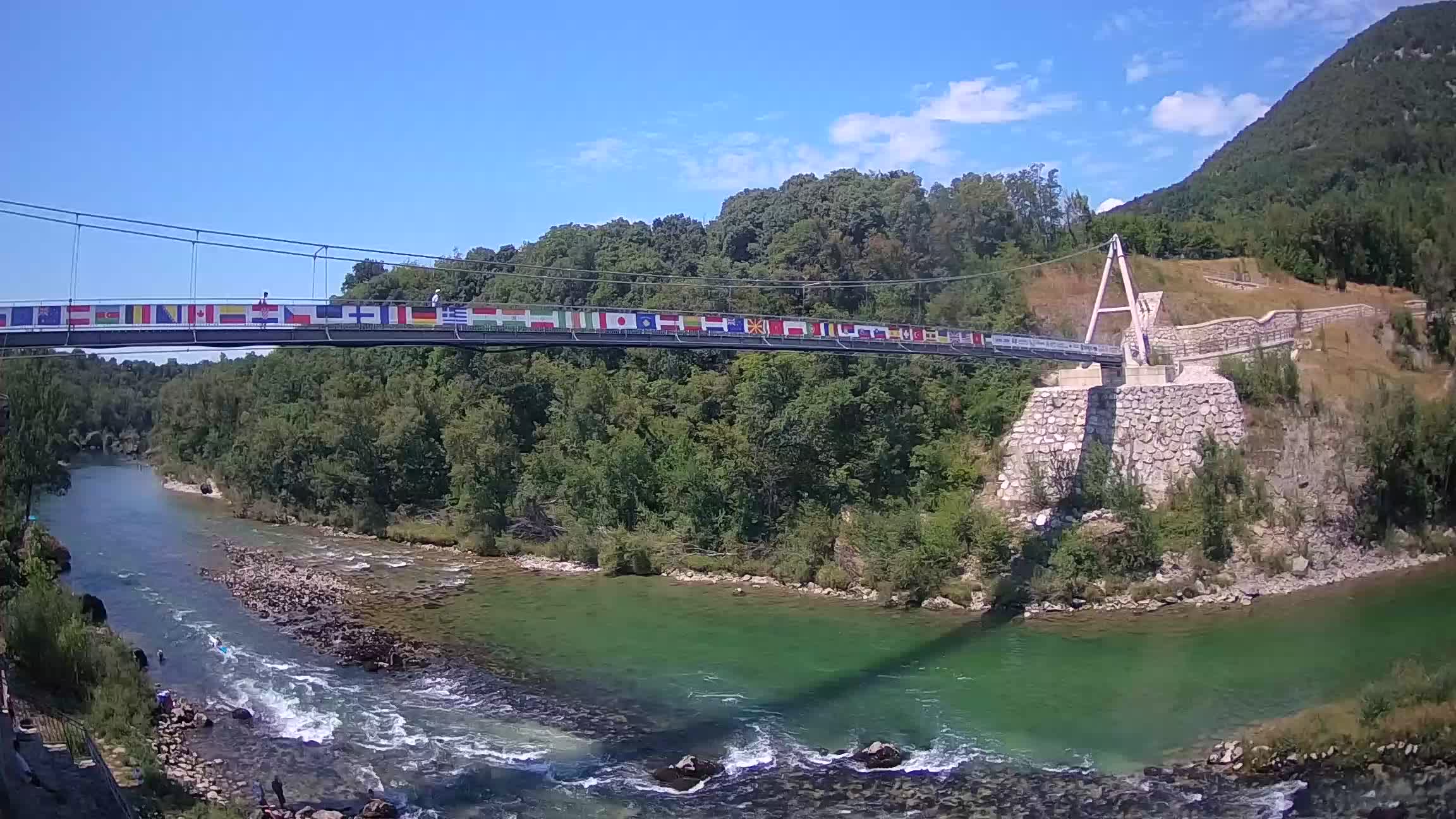 Fußgängerbrücke auf der Soča fluss Webcam Solkan