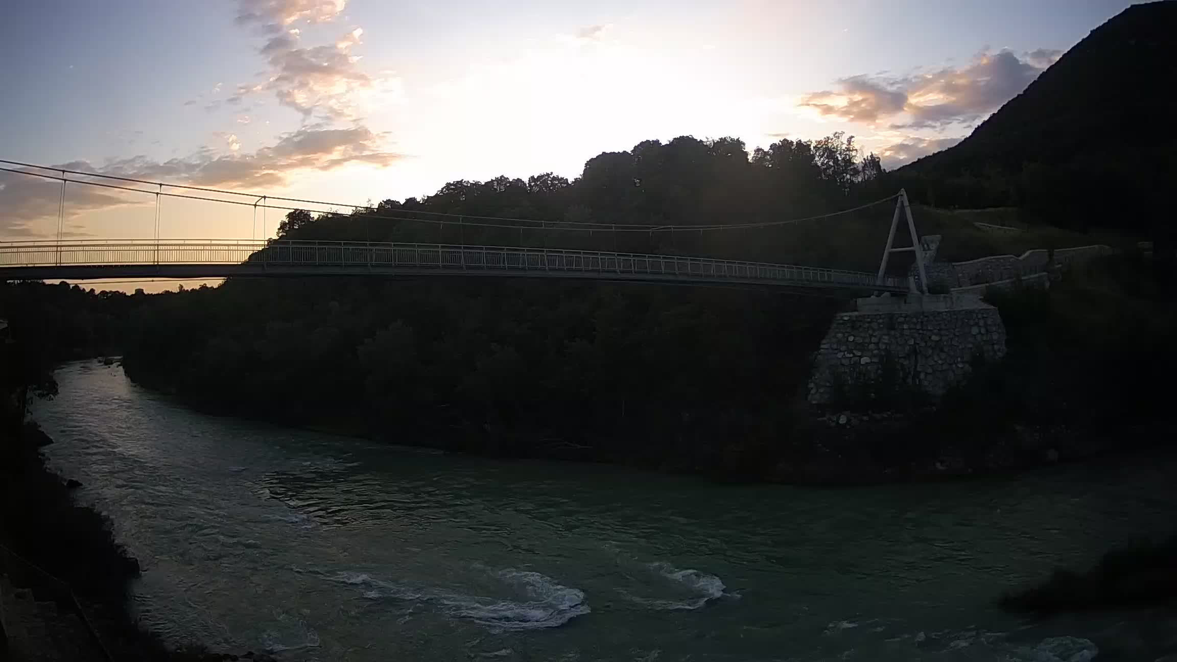 Fußgängerbrücke auf der Soča fluss Webcam Solkan