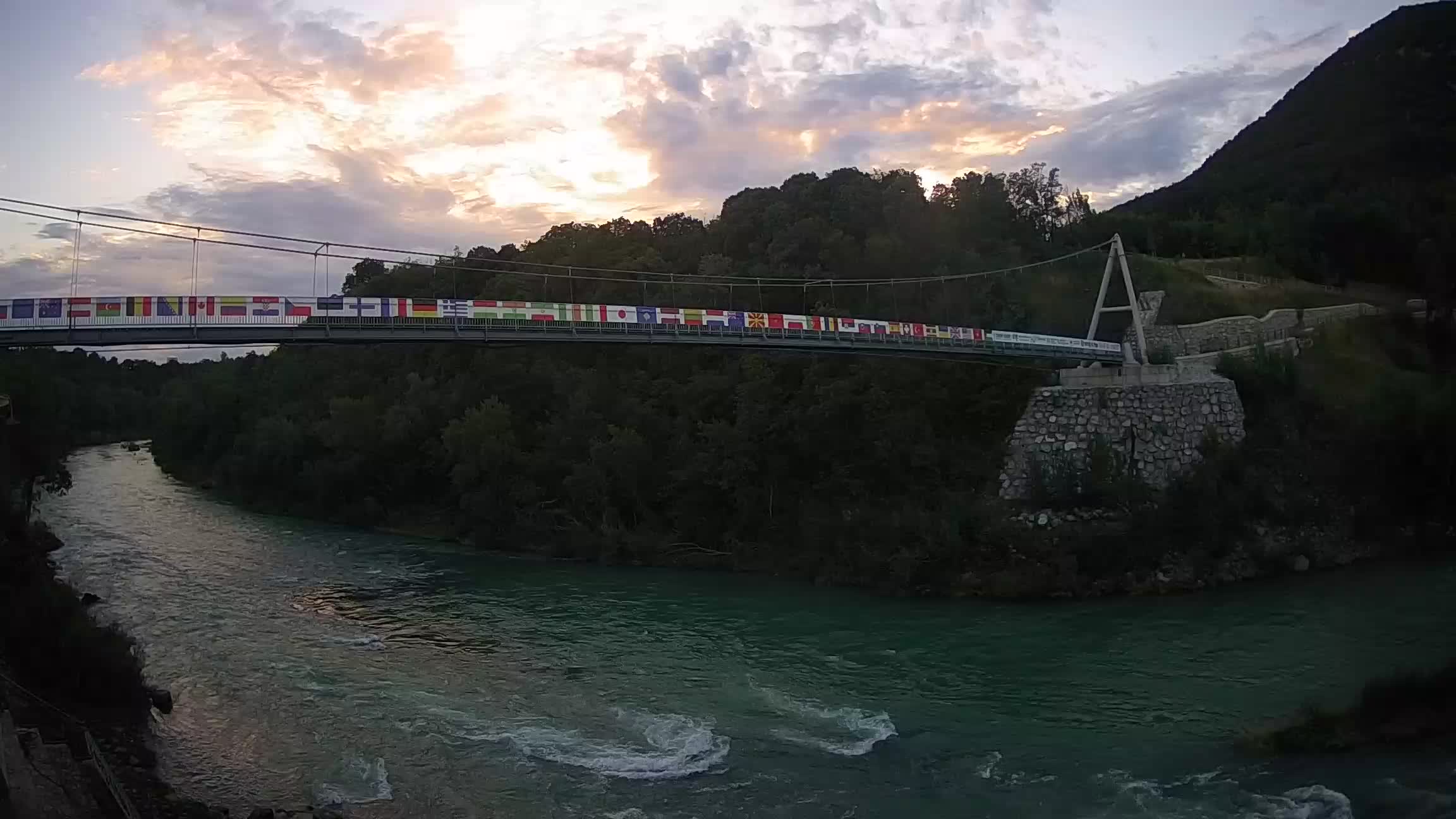 Passerella sul fiume Isonzo webcam Salcano
