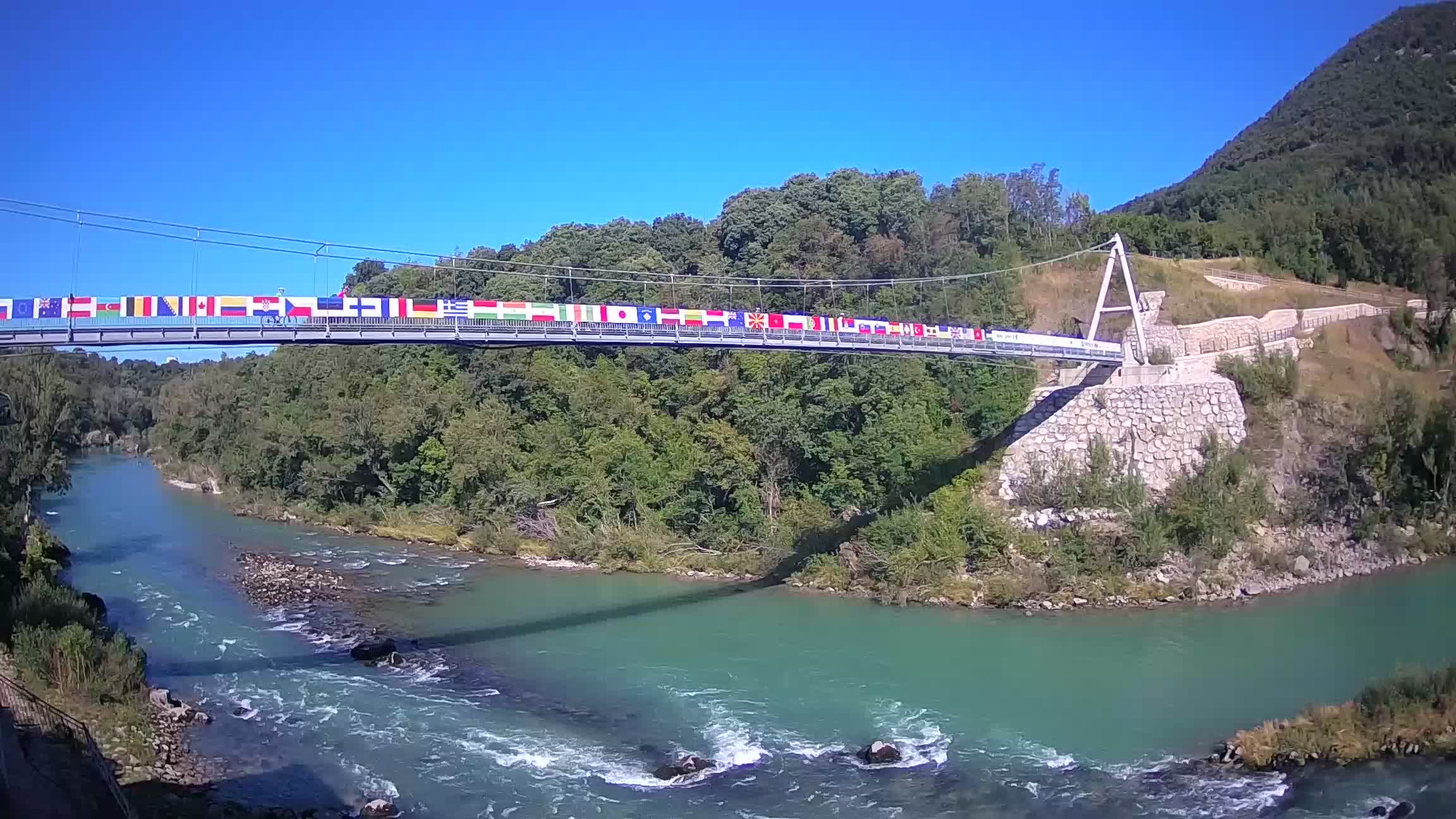 Fußgängerbrücke auf der Soča fluss Webcam Solkan