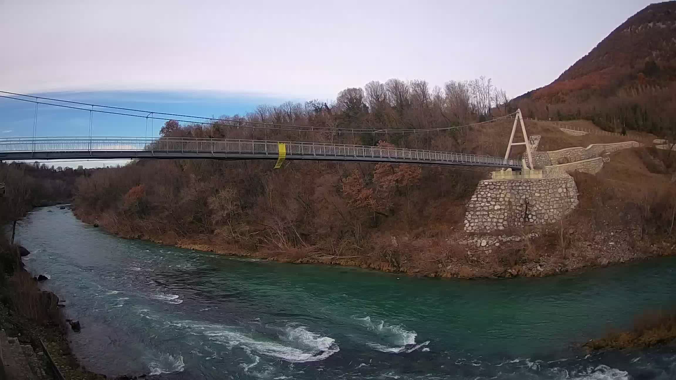 Passerelle sur la rivière Soča livecam Solkan