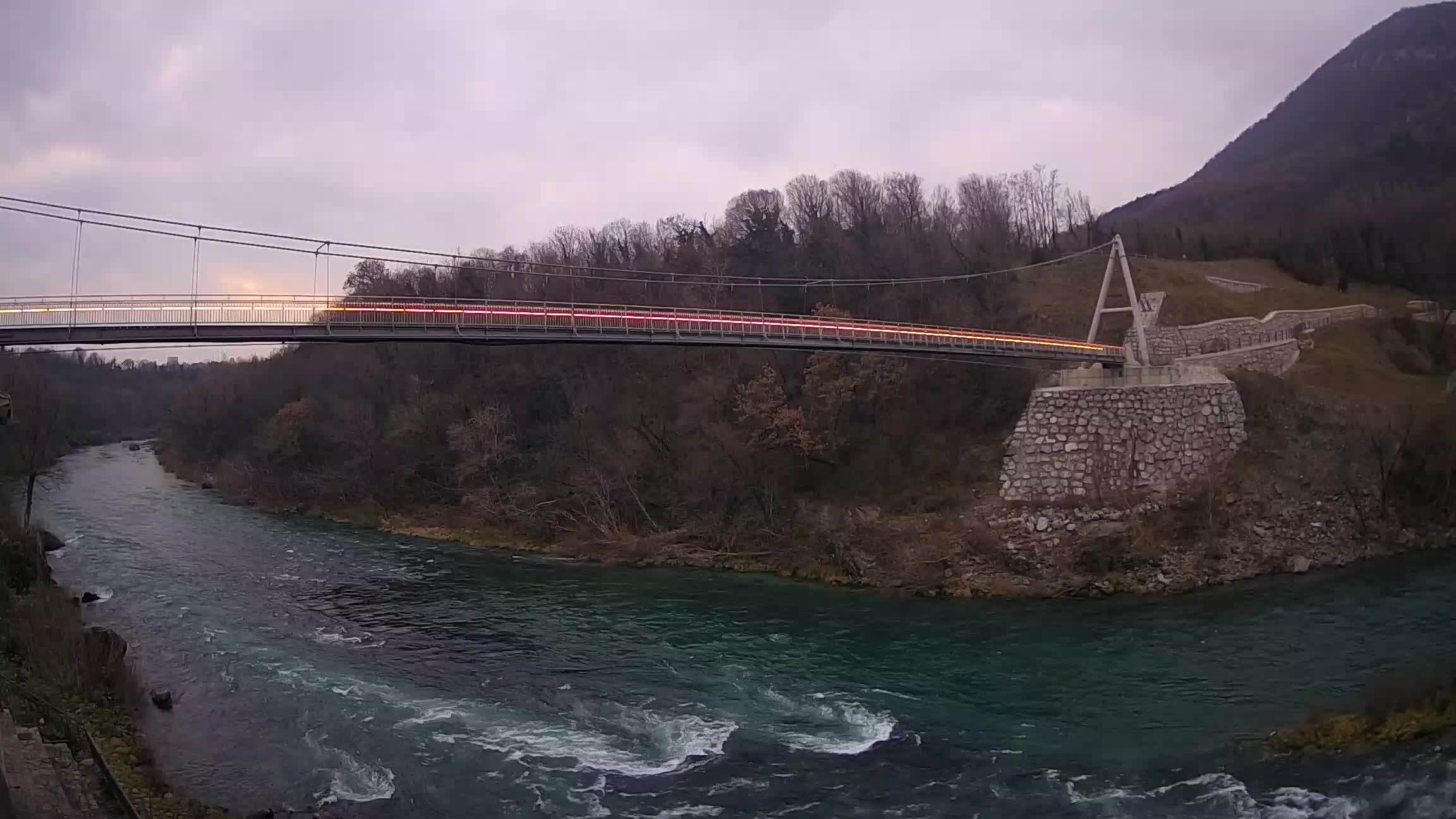 Passerelle sur la rivière Soča livecam Solkan