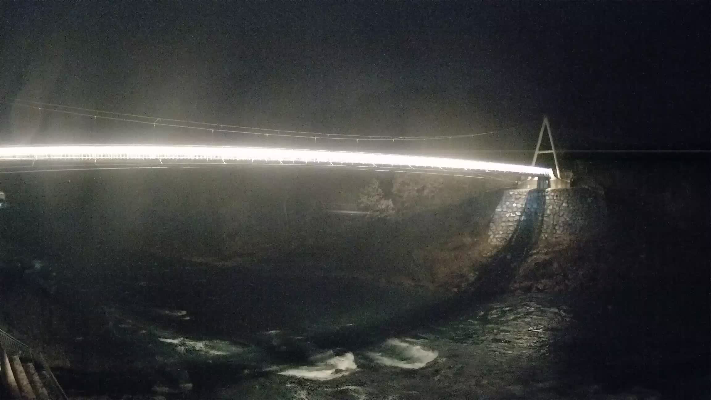 Passerella sul fiume Isonzo webcam Salcano