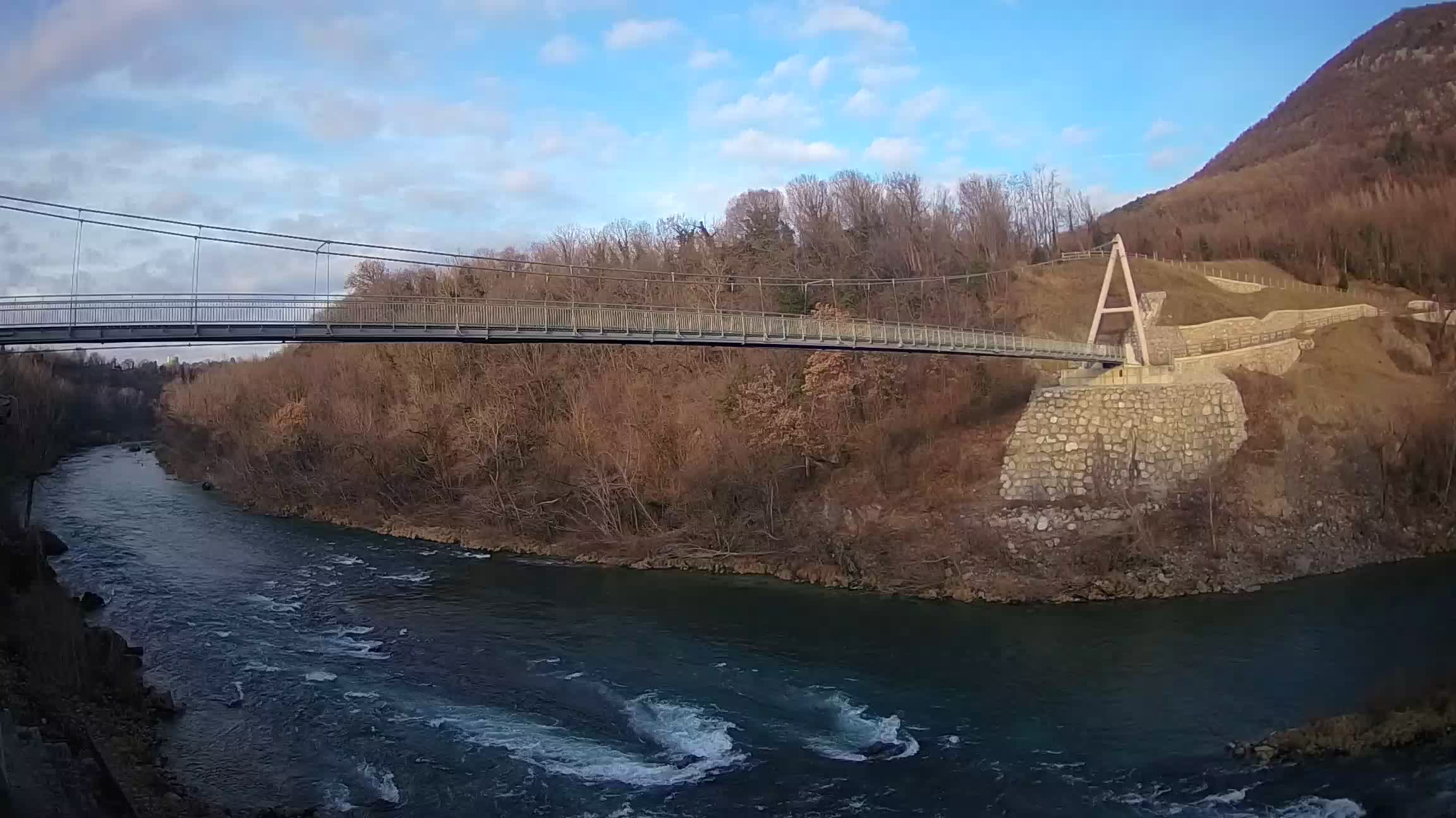 Puente peatonal Soča camera en vivo Solkan