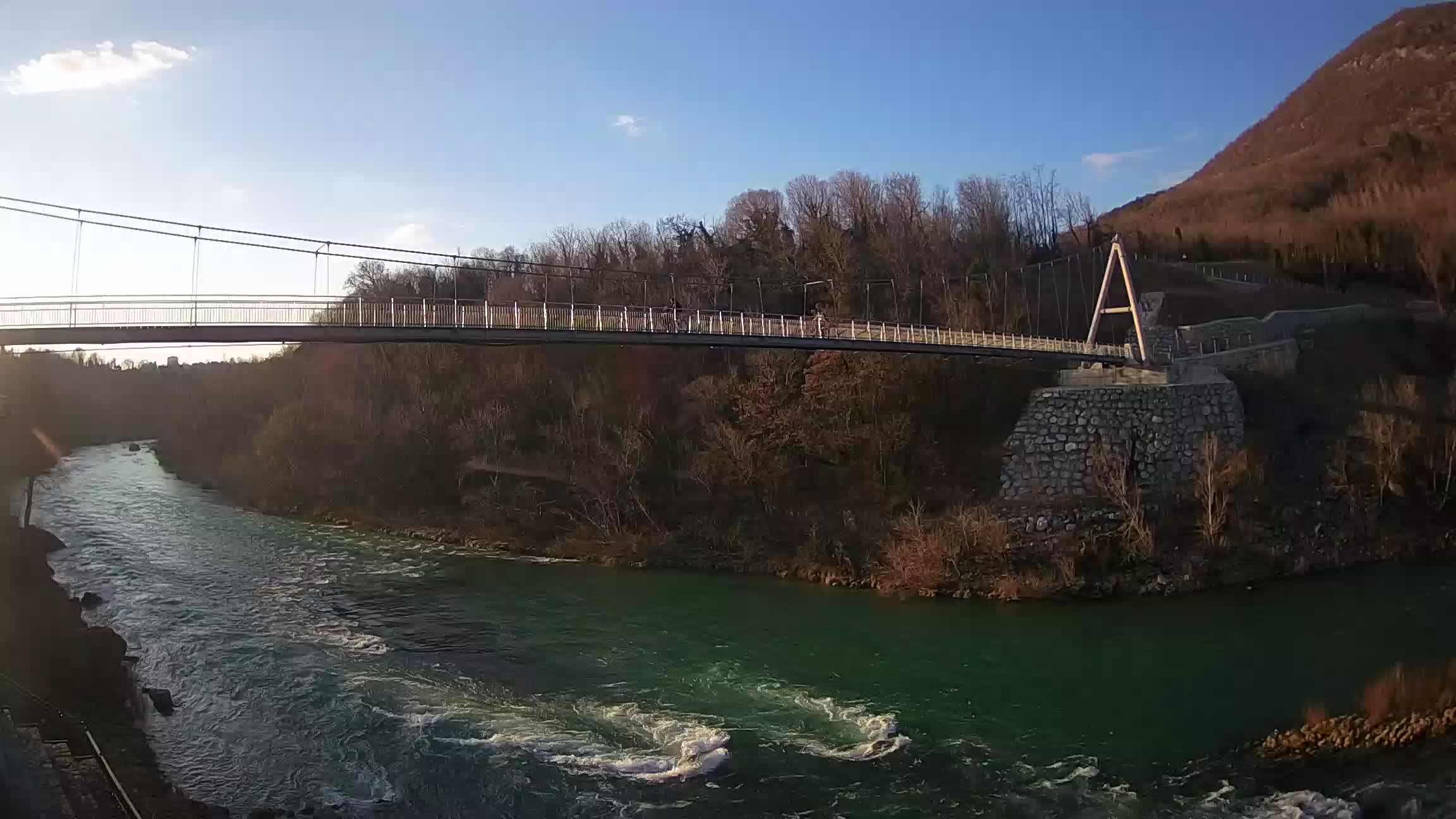 Puente peatonal Soča camera en vivo Solkan