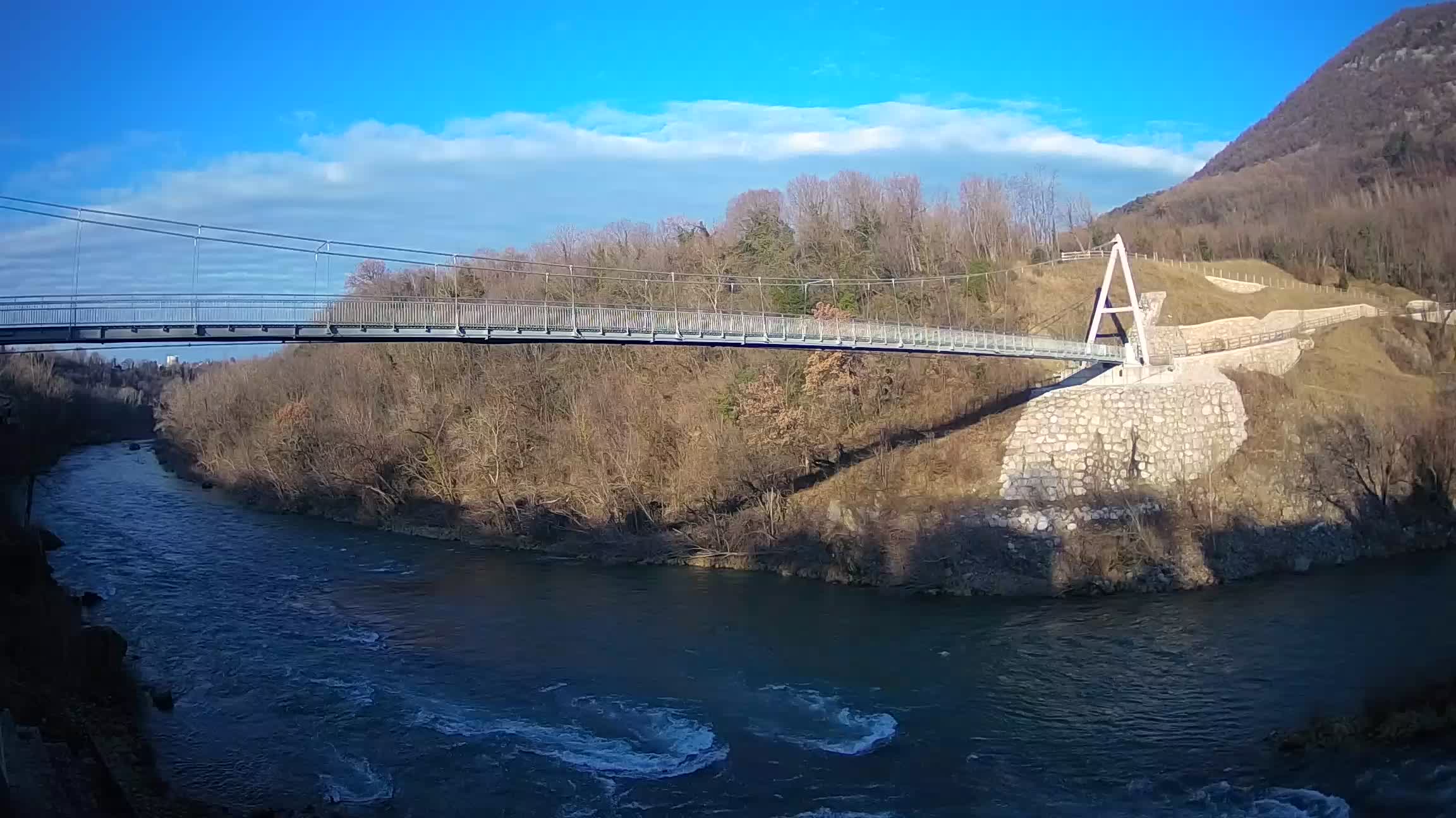 Passerella sul fiume Isonzo webcam Salcano