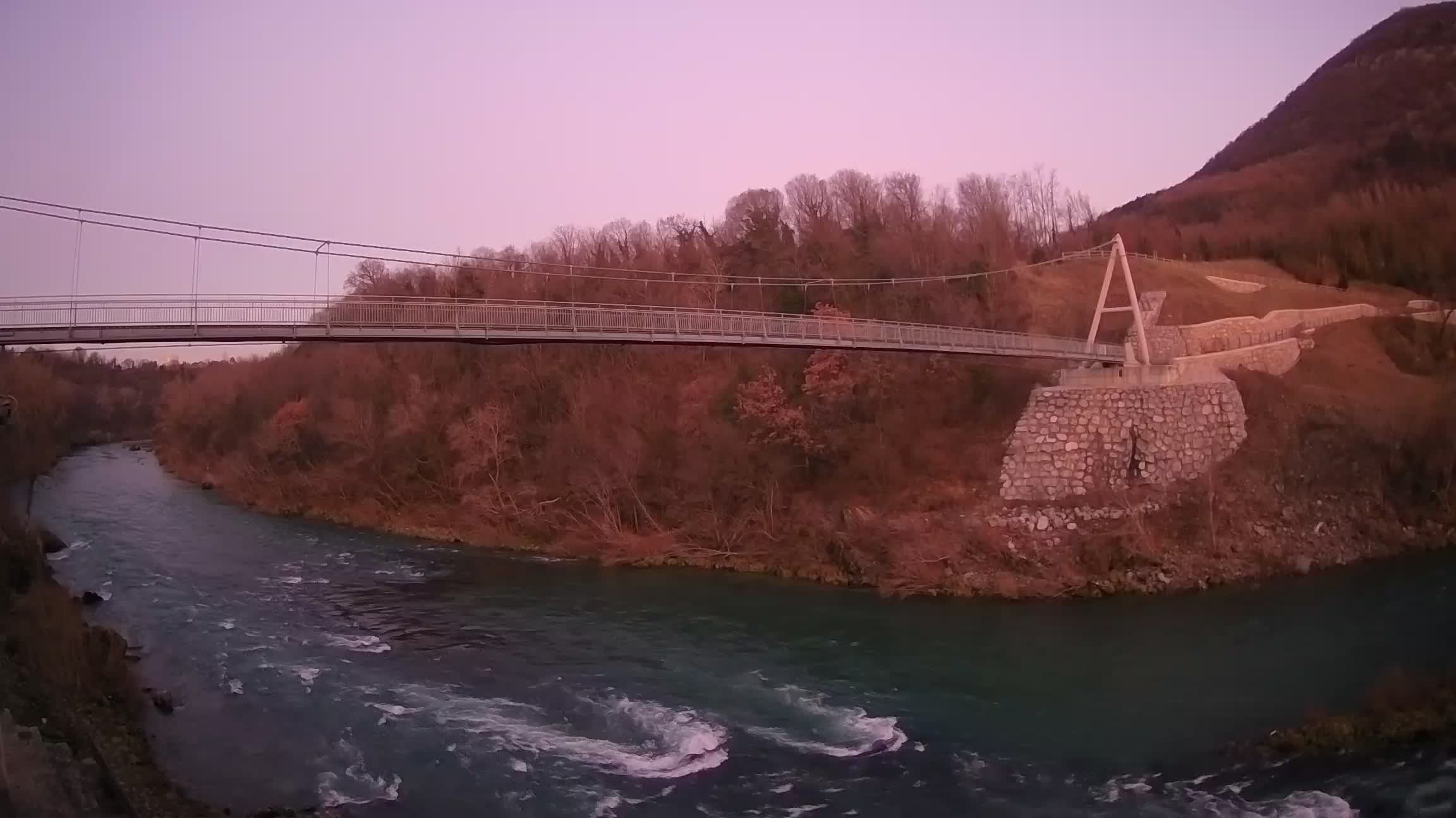 Passerelle sur la rivière Soča livecam Solkan