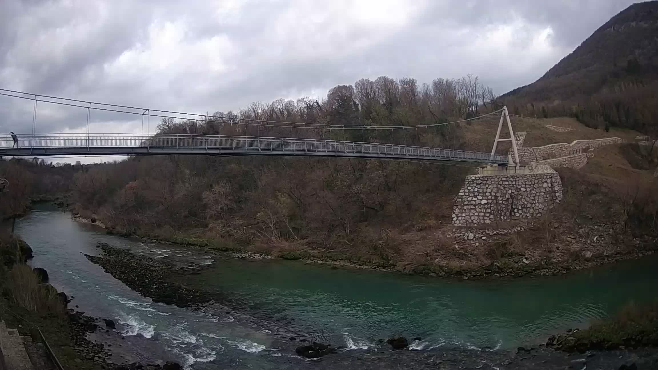Fußgängerbrücke auf der Soča fluss Webcam Solkan