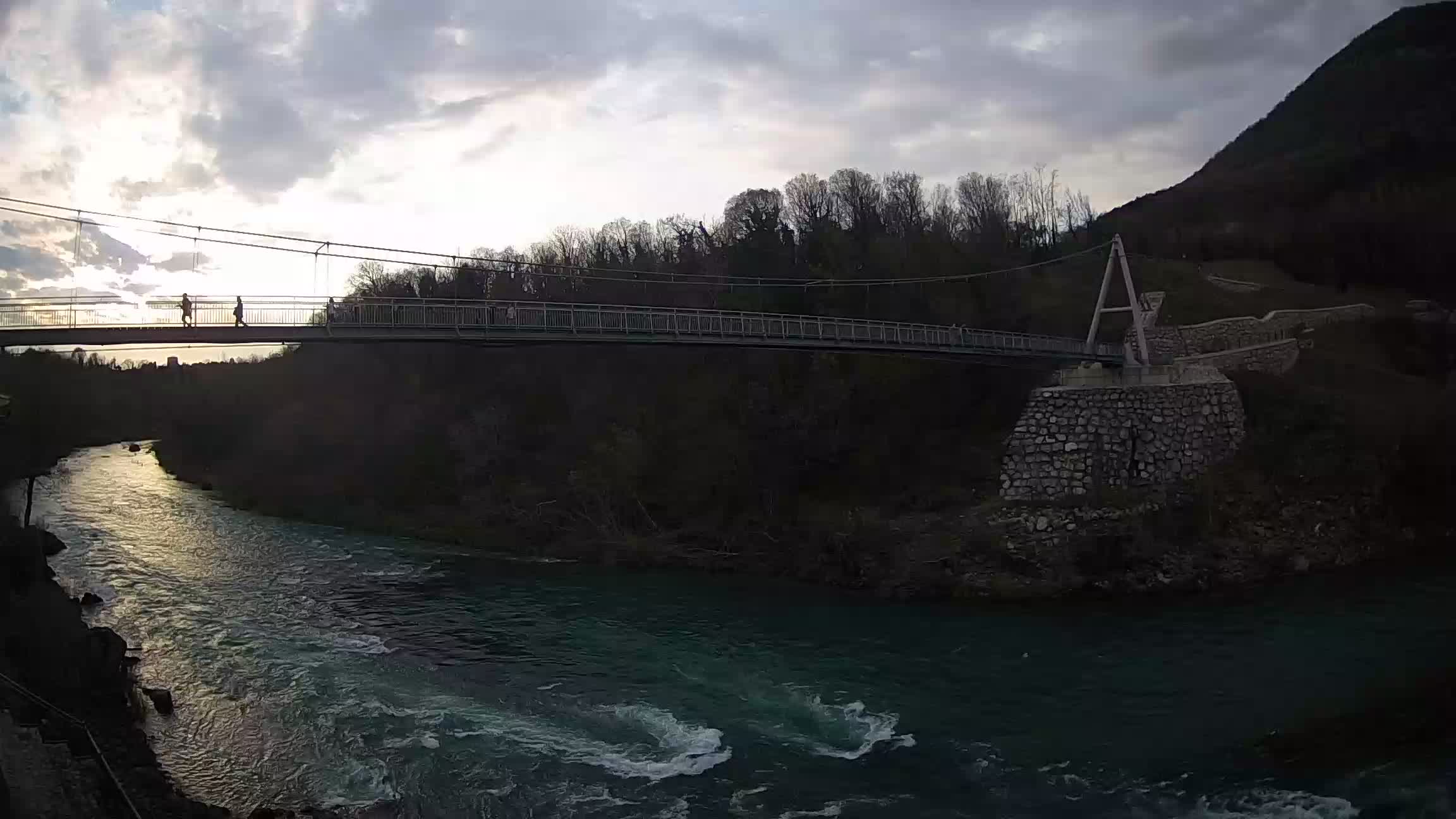 Passerella sul fiume Isonzo webcam Salcano