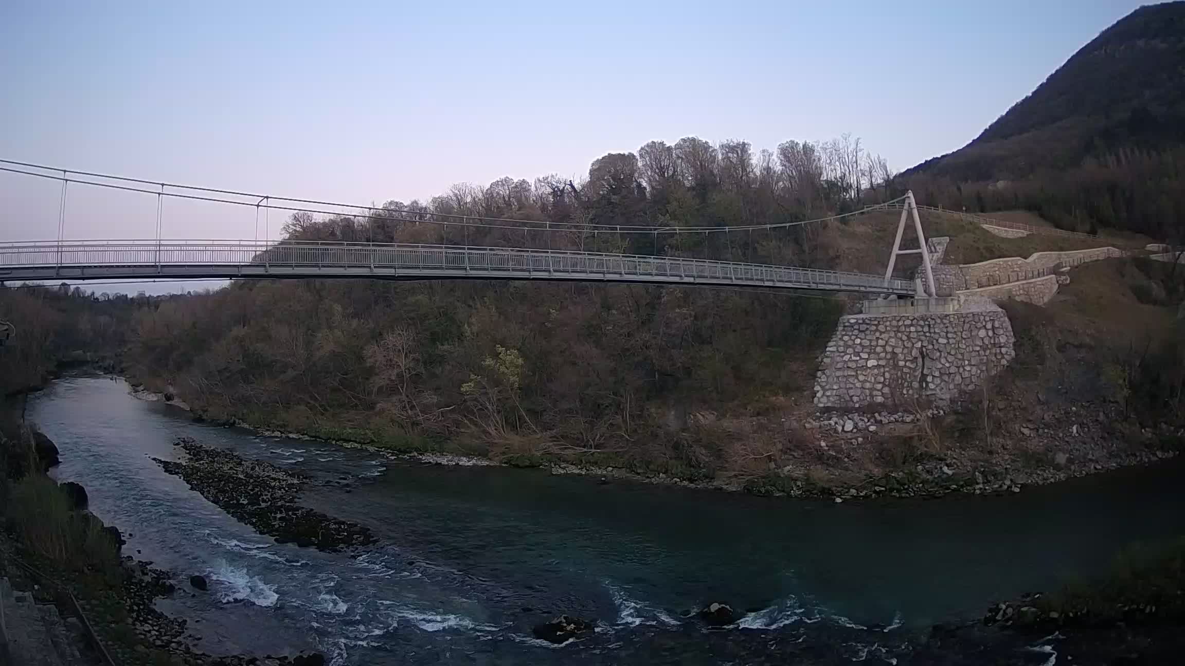 Puente peatonal Soča camera en vivo Solkan