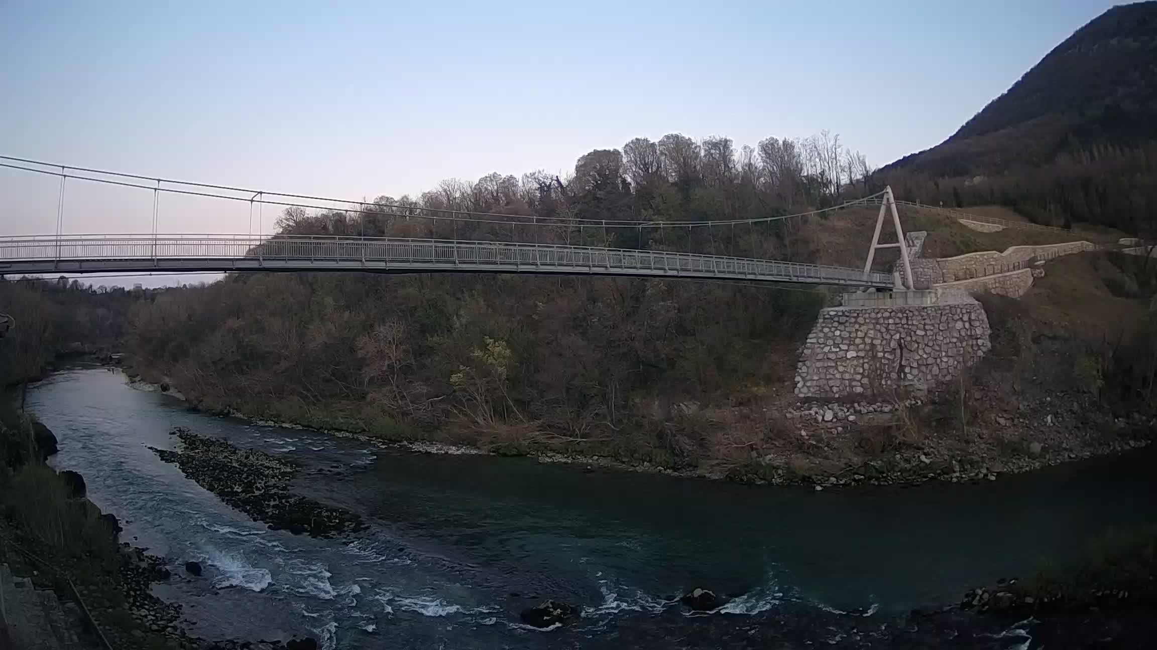 Passerella sul fiume Isonzo webcam Salcano
