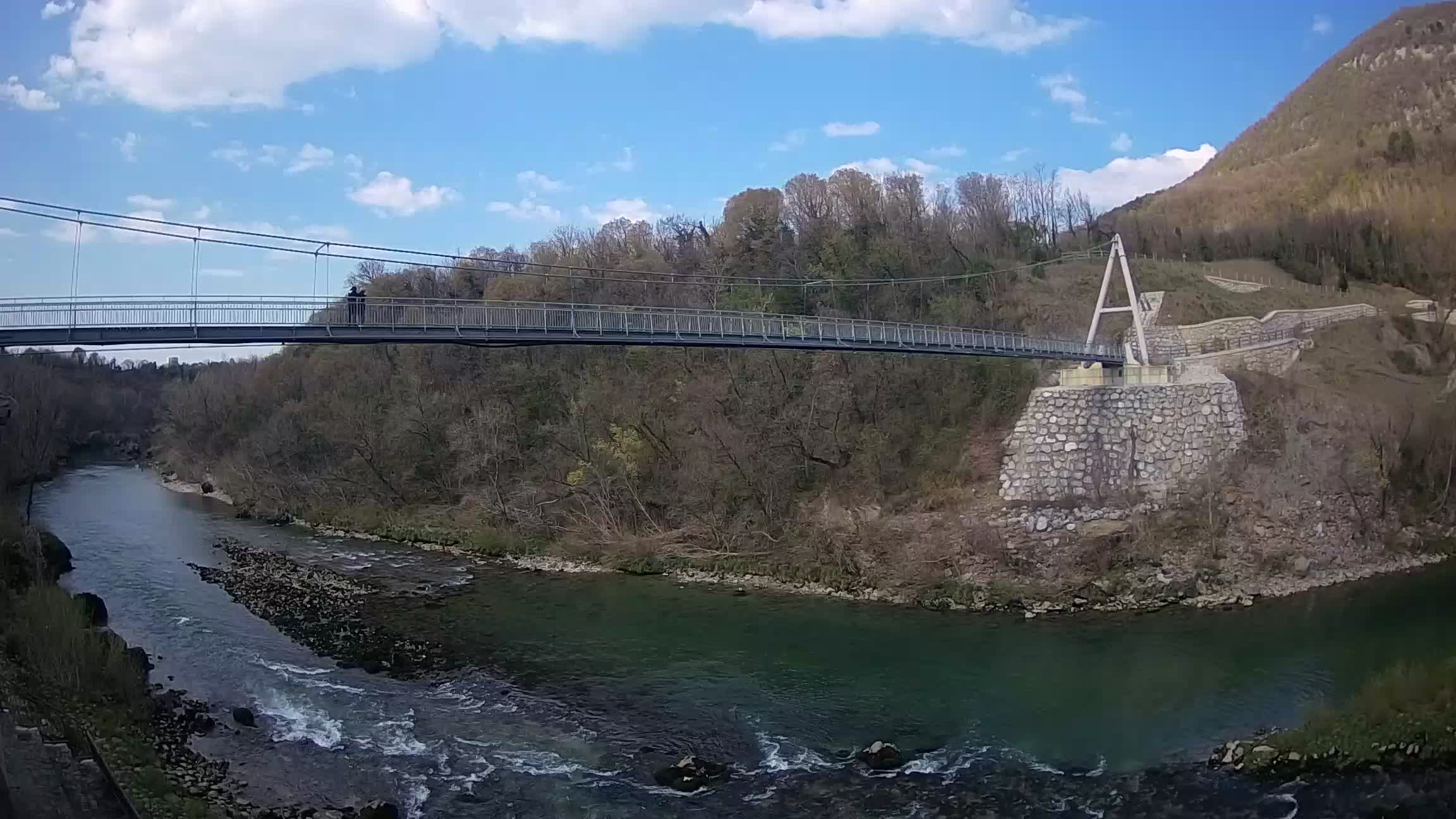 Fußgängerbrücke auf der Soča fluss Webcam Solkan