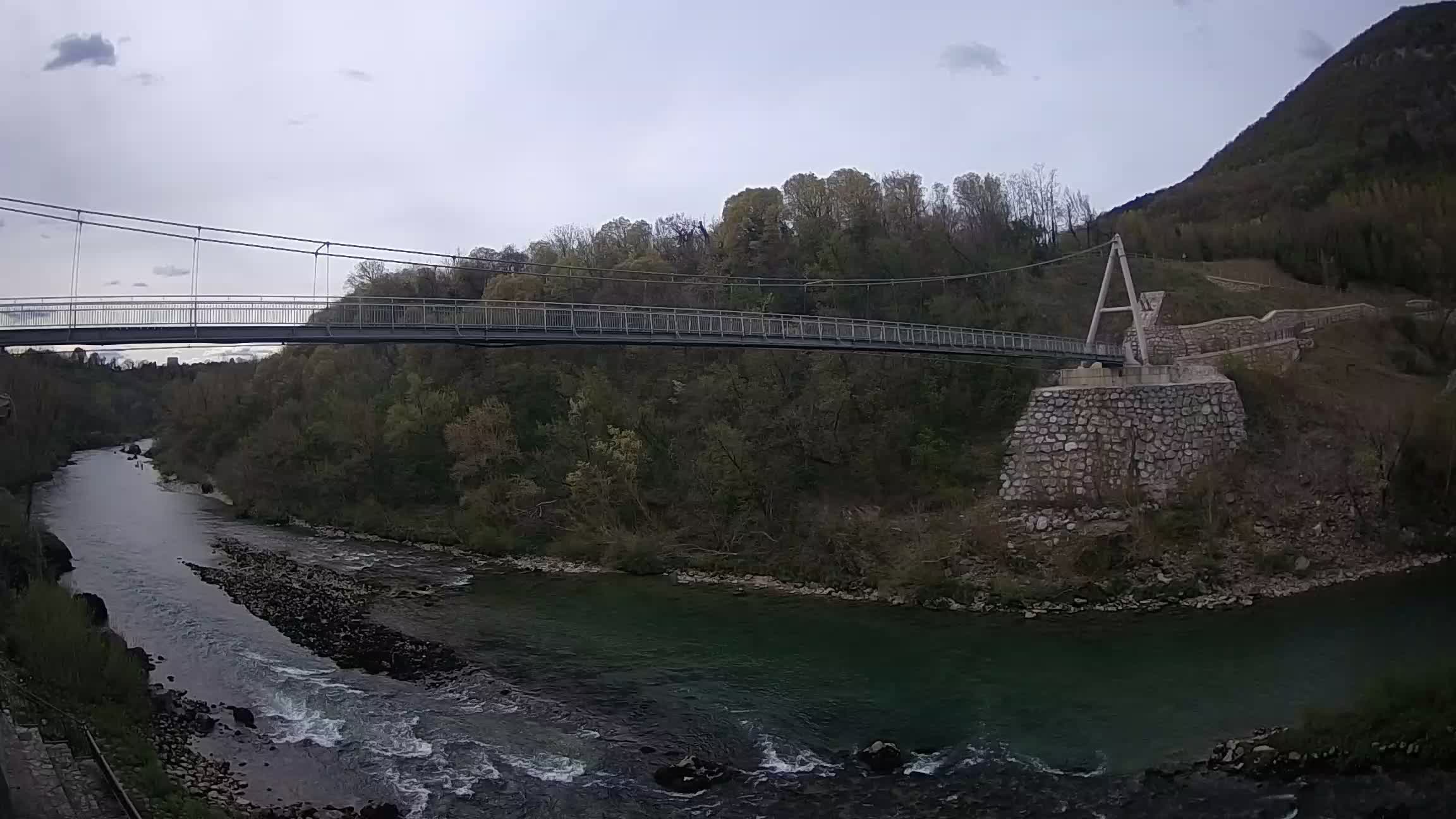 Passerelle sur la rivière Soča livecam Solkan