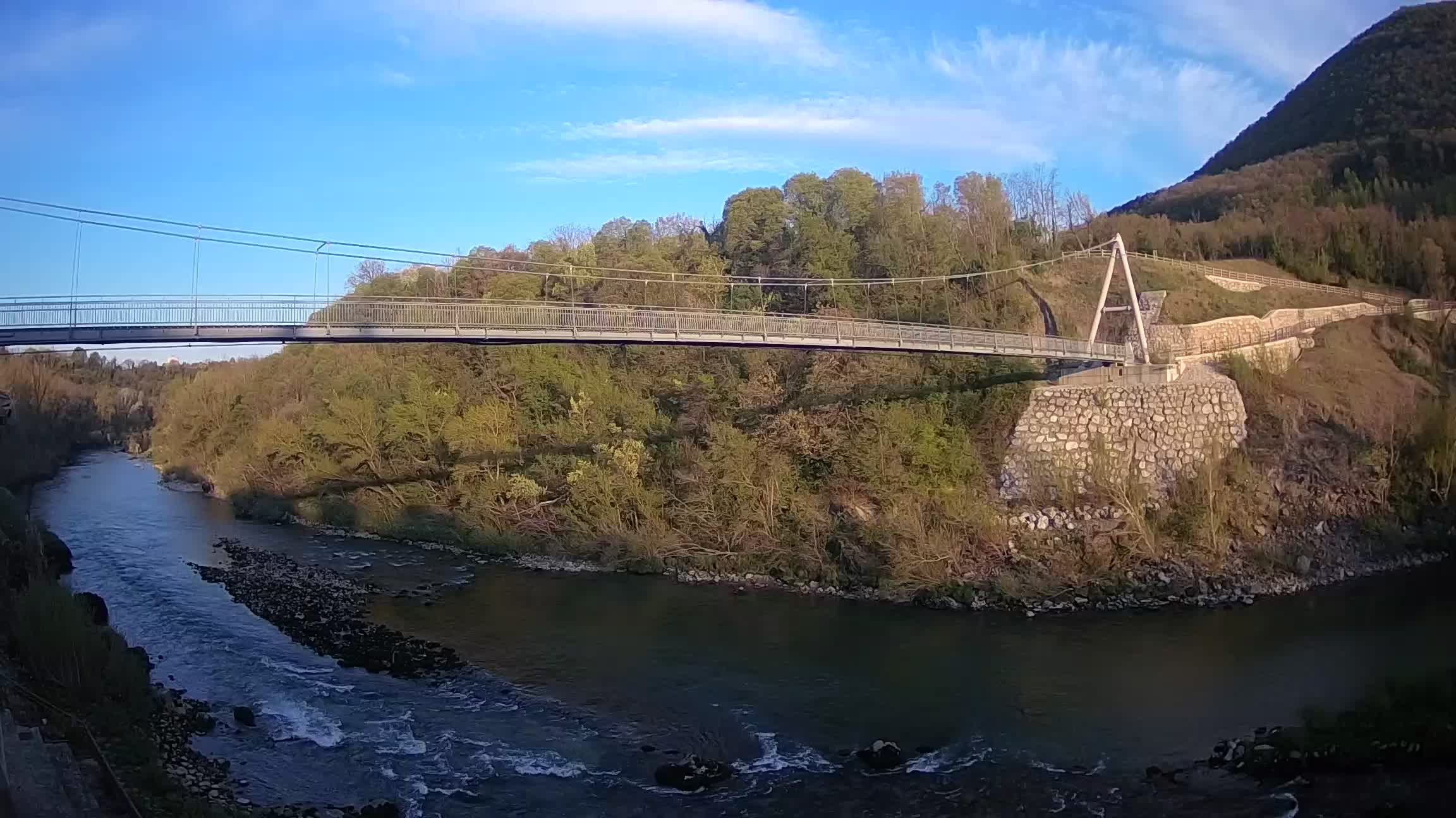 Passerella sul fiume Isonzo webcam Salcano
