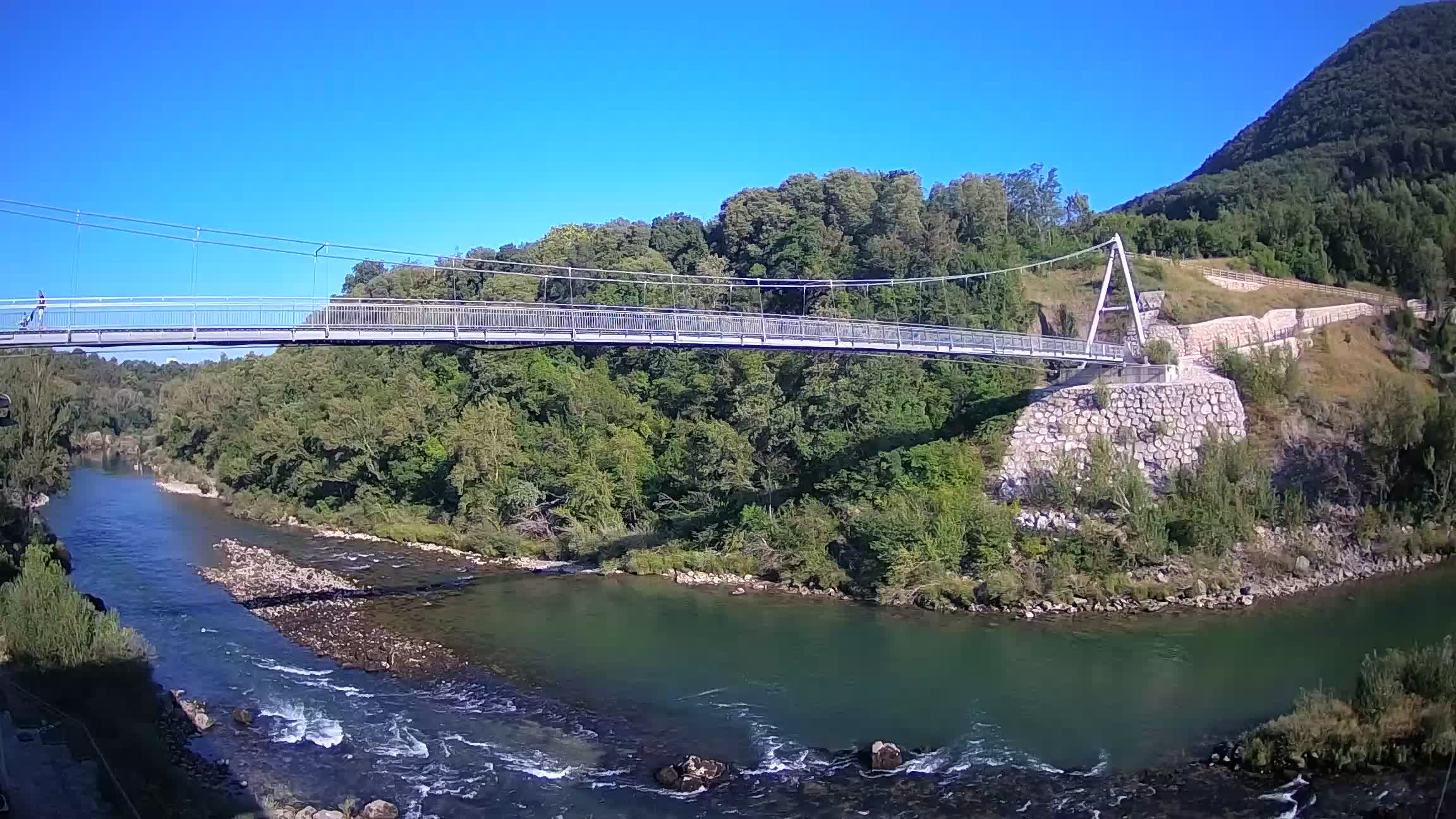 Fußgängerbrücke auf der Soča fluss Webcam Solkan