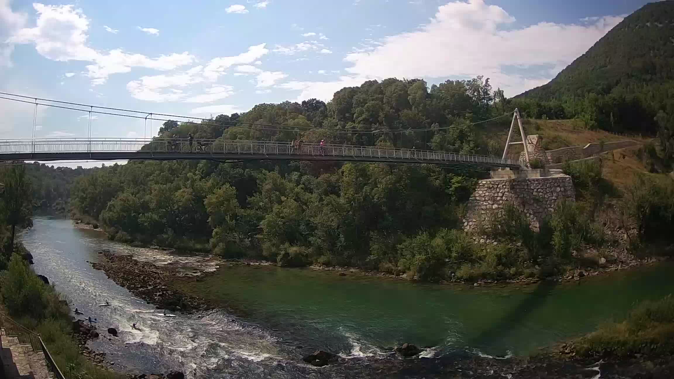 Fußgängerbrücke auf der Soča fluss Webcam Solkan